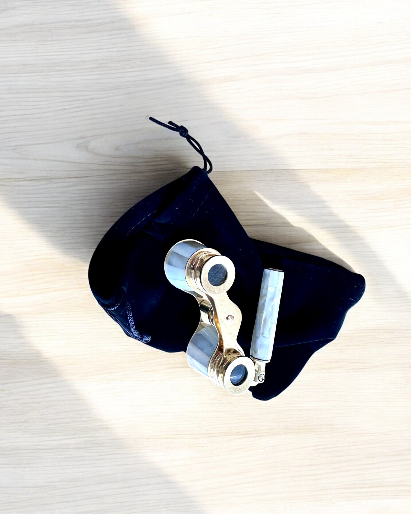 Teatriniai žiūronai „Elegancija“, binokliai - galimybė personalizuoti graviravimu kaip dovaną