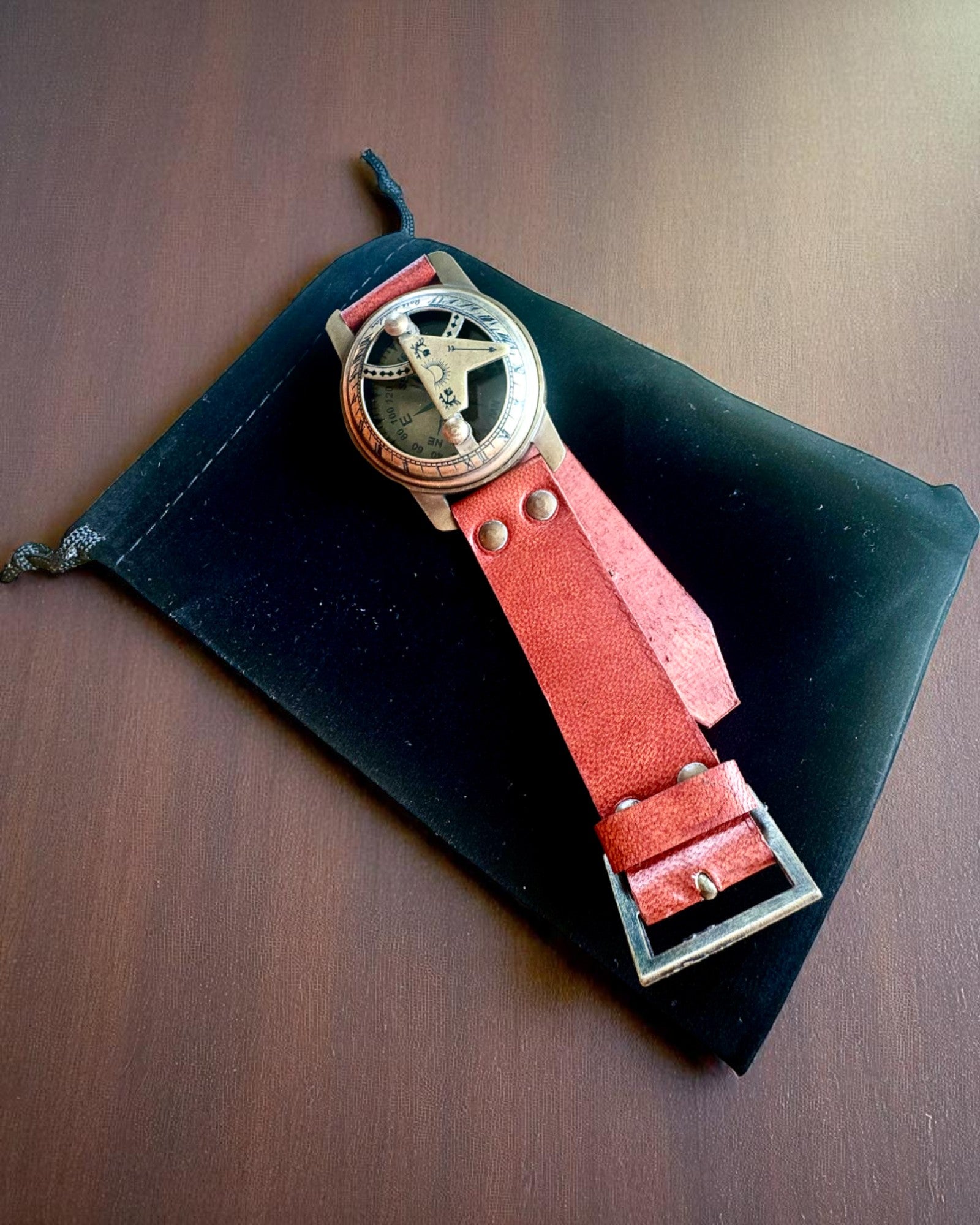 Сонячний годинник з компасом - Ручна робота, автентичне ремесло, можливість гравіювання