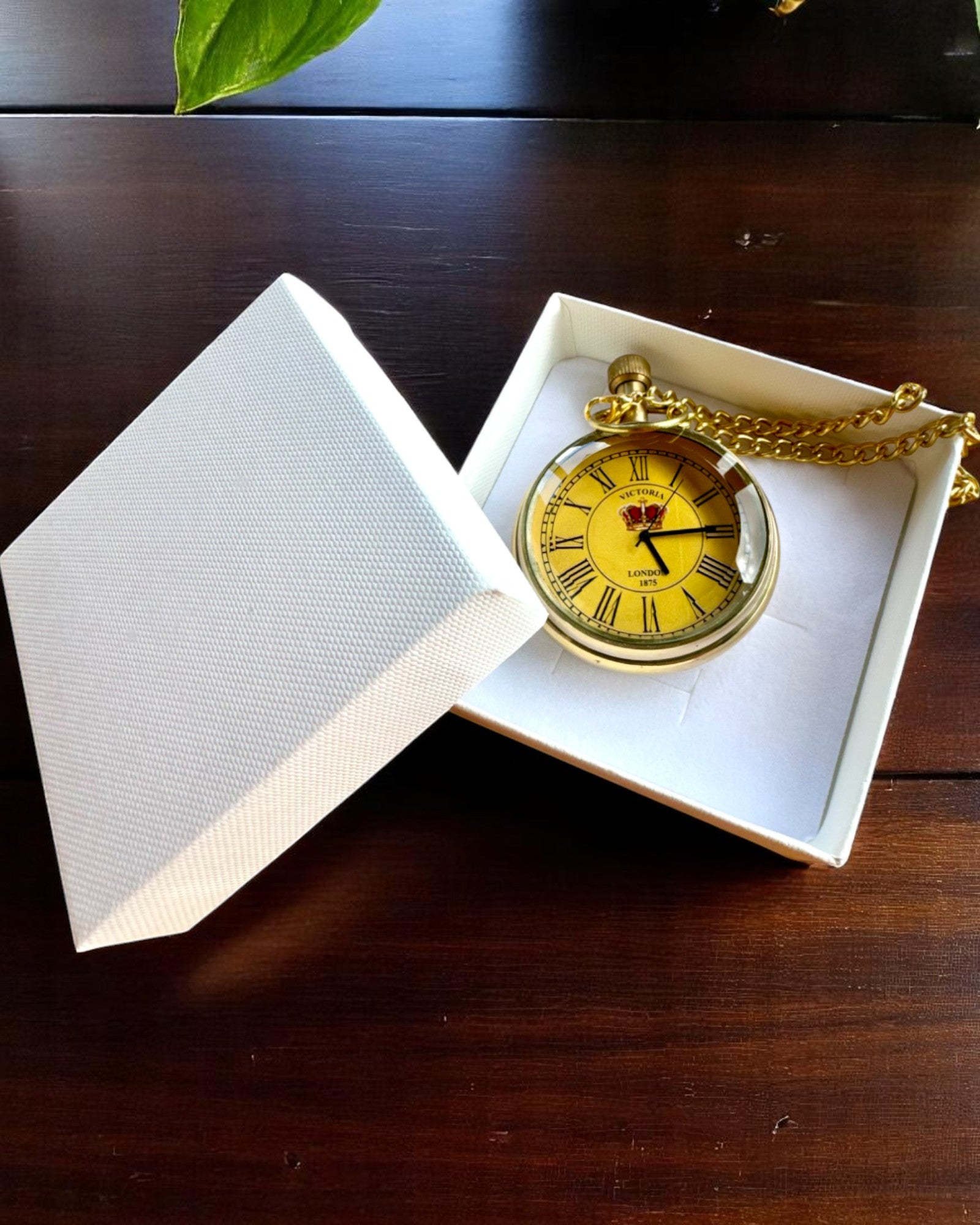 Кишеньковий годинник «Victoria Crown» – латунний, ручної роботи в Індії, 5 см ширини, японський механізм, можливість персоналізації гравіюванням для подарунка
