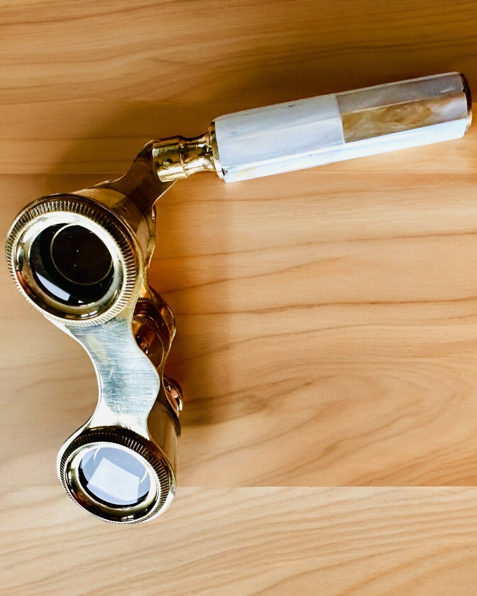 Teatriniai žiūronai „Elegancija“, binokliai - galimybė personalizuoti graviravimu kaip dovaną