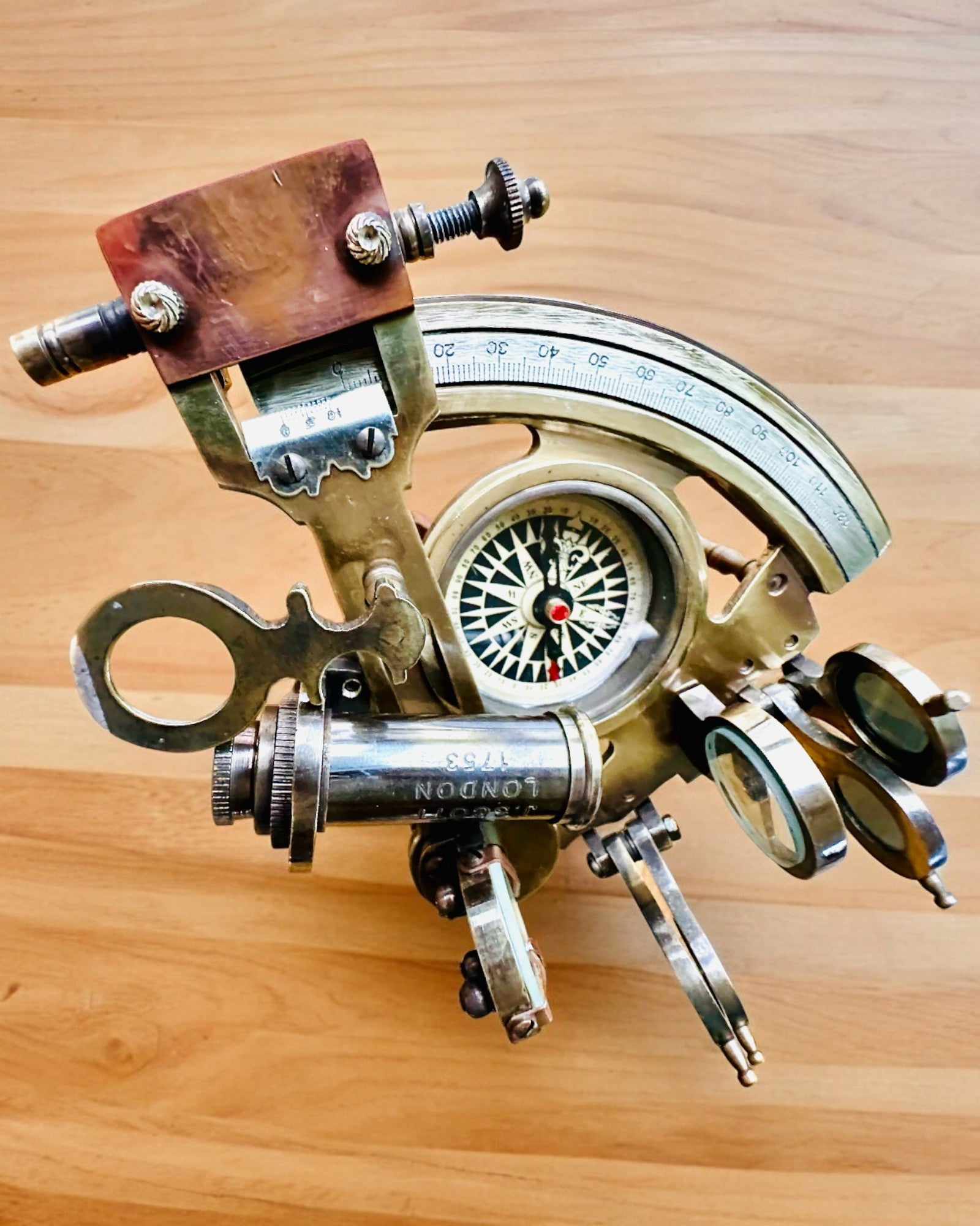 Секстант Premium з Античним Компасом - можливість персоналізації гравіюванням