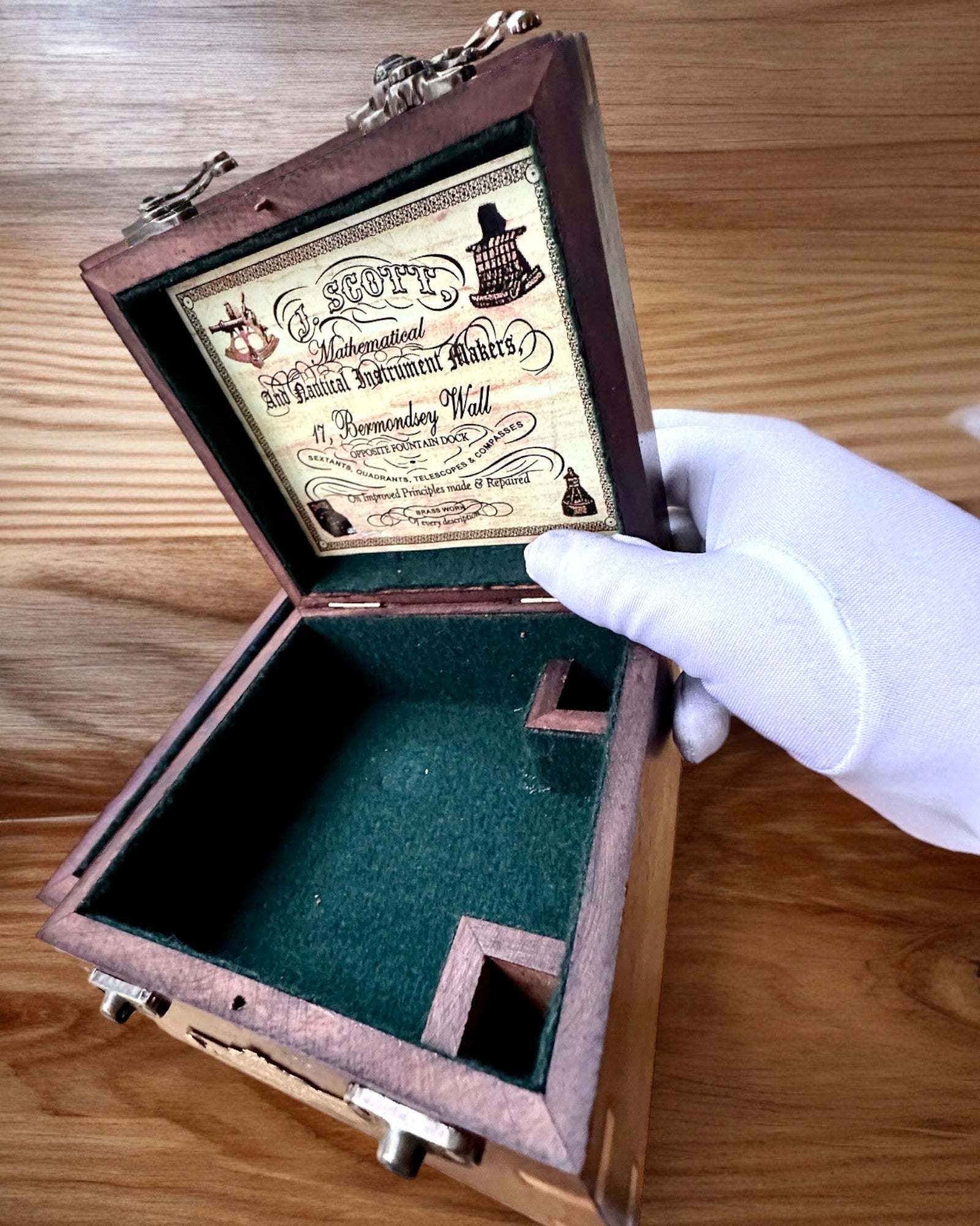 Gran Caja de Madera para Sextante o Brújula Premium "Mariner's Legacy" con Posibilidad de Grabado