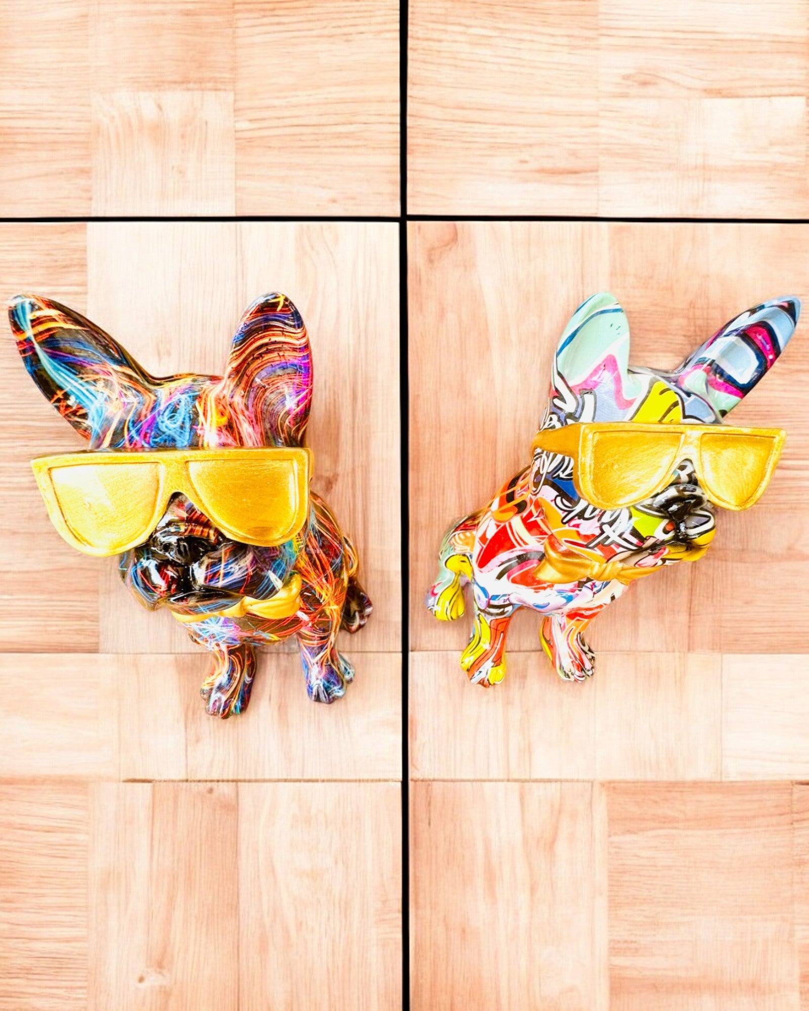 Кольоровий Бульдог з Окулярами - Унікальна Декорація Інтер'єру, декоративна фігурка на подарунок, персоналізація гравіюванням