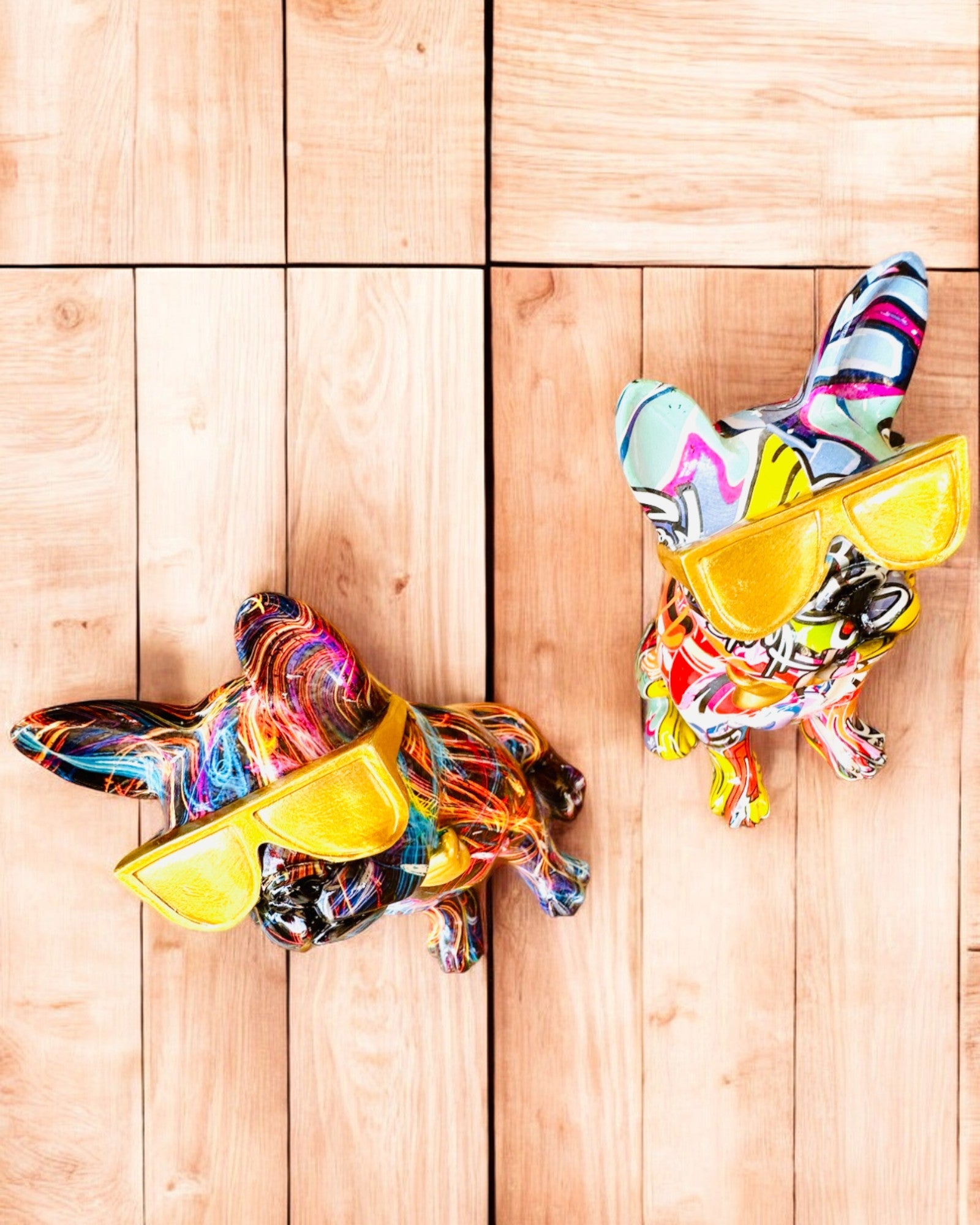 Кольоровий Бульдог з Окулярами - Унікальна Декорація Інтер'єру, декоративна фігурка на подарунок, персоналізація гравіюванням