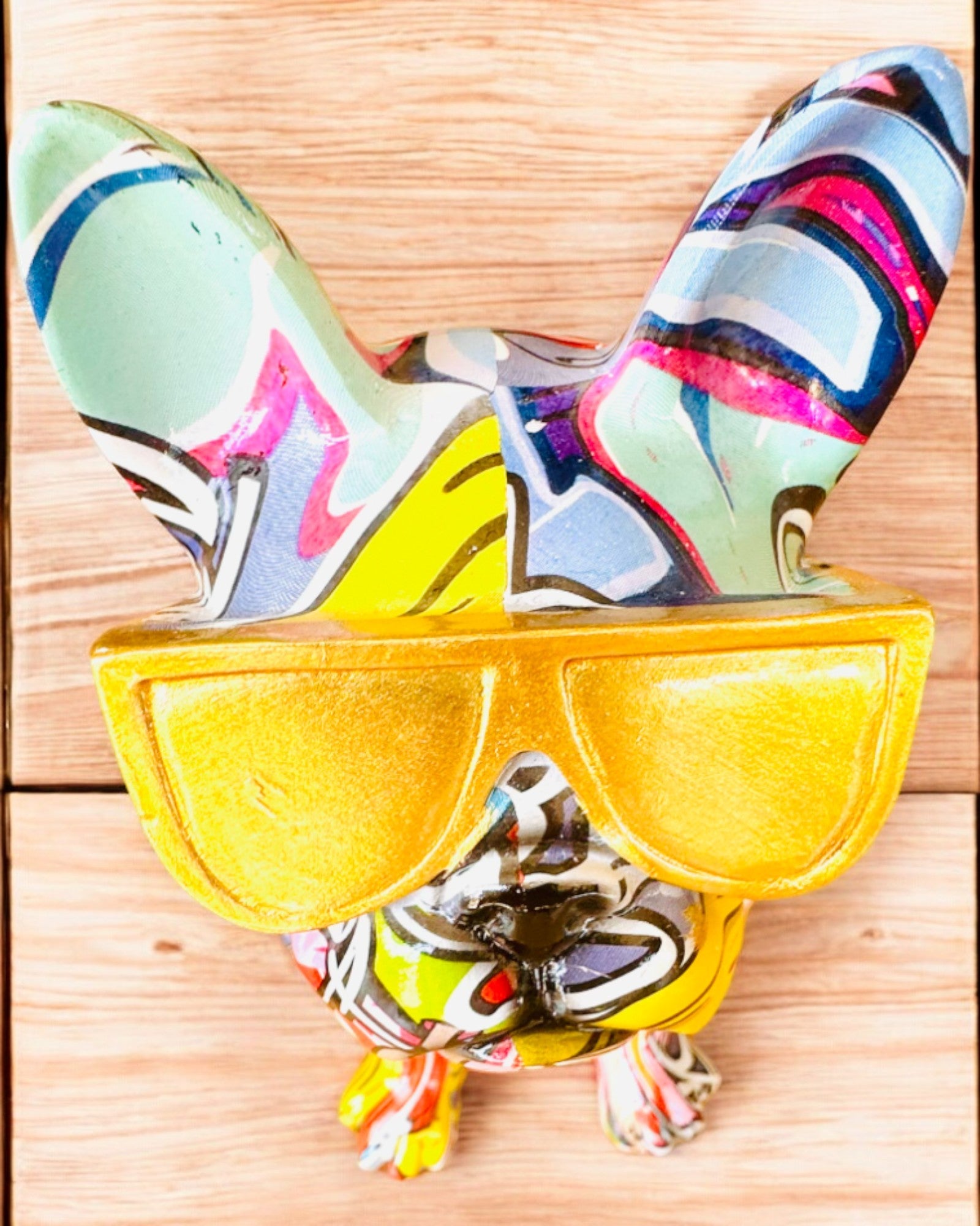 Кольоровий Бульдог з Окулярами - Унікальна Декорація Інтер'єру, декоративна фігурка на подарунок, персоналізація гравіюванням