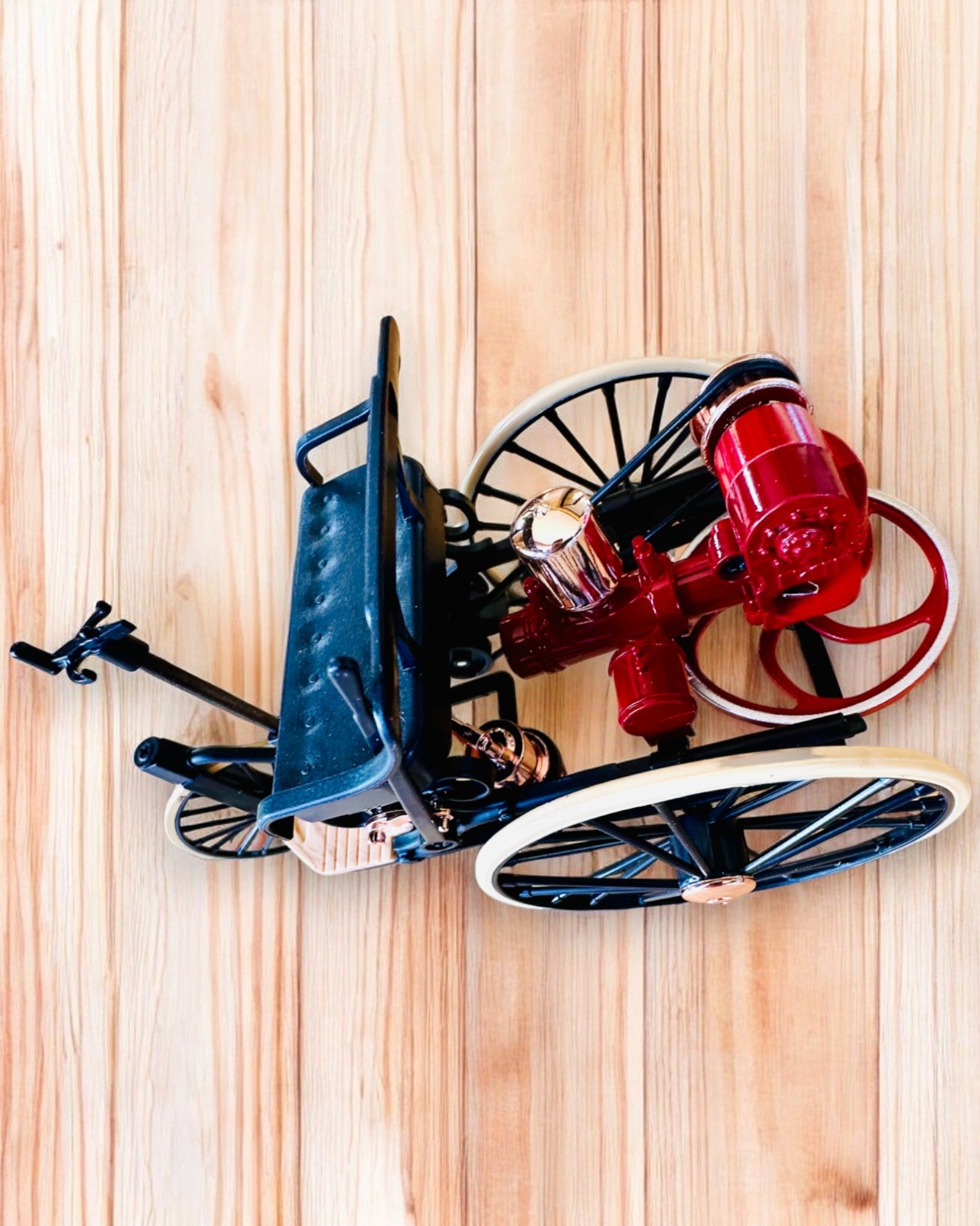 Ретро Триколісний Benz Patent-Motorwagen - Колекційна модель, персоналізація гравіюванням на подарунок