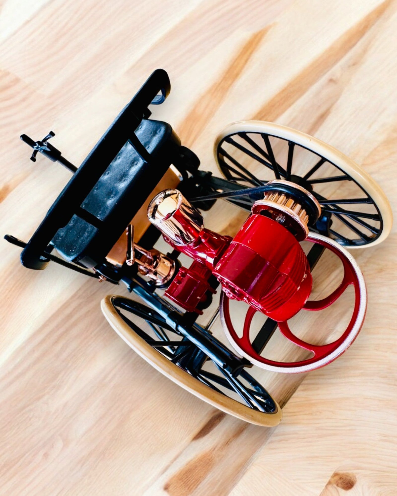 Ретро Триколісний Benz Patent-Motorwagen - Колекційна модель, персоналізація гравіюванням на подарунок