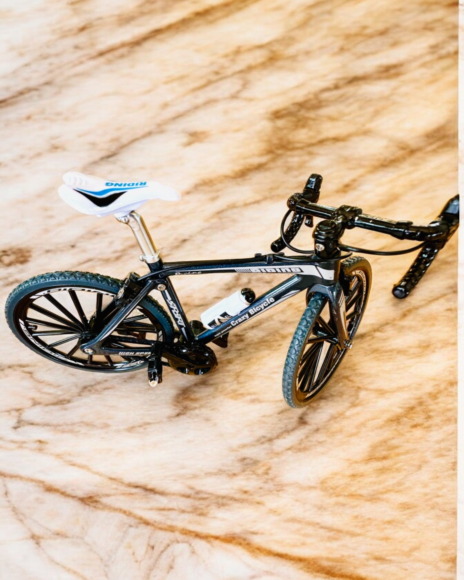 Мініатюрна металева модель червоного велосипеда "SpeedMaster" з персоналізацією гравіюванням на подарунок, 2 кольорові варіанти