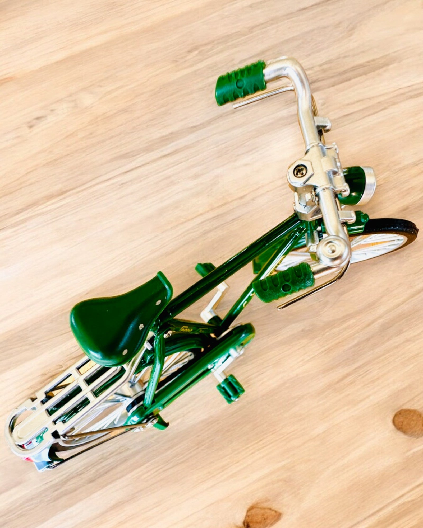 Модель велосипеда "Retro Classic" - Мініатюра з гравіюванням, ідеально підходить для подарунка