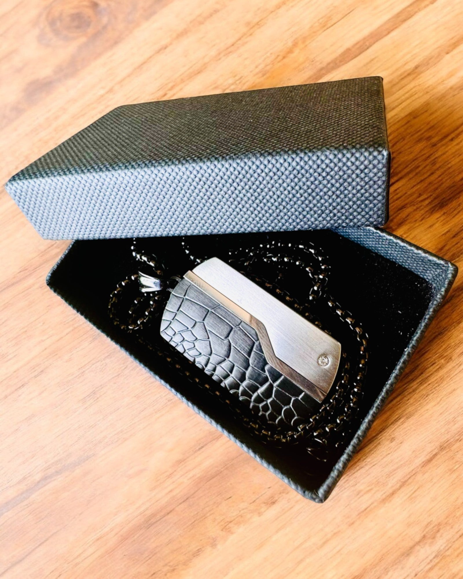 Muška ogrlica Dog Tag „SteelVision” – nehrđajući čelik, 15 varijanti, personalizacija gravurom