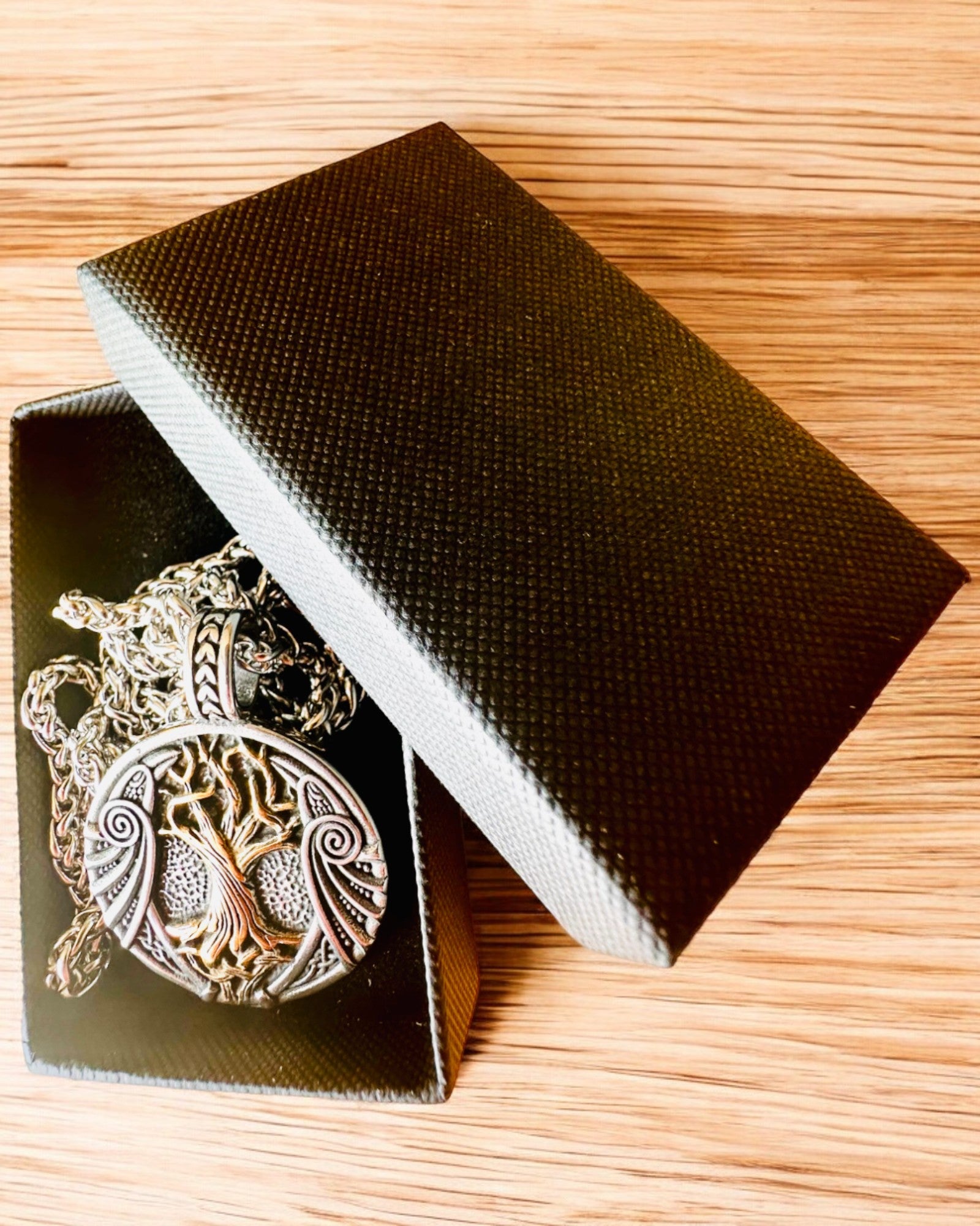 Намисто "Дерево Життя" з нержавіючої сталі з персоналізацією, з символом Aegishjalmur (Шолом Жаху)