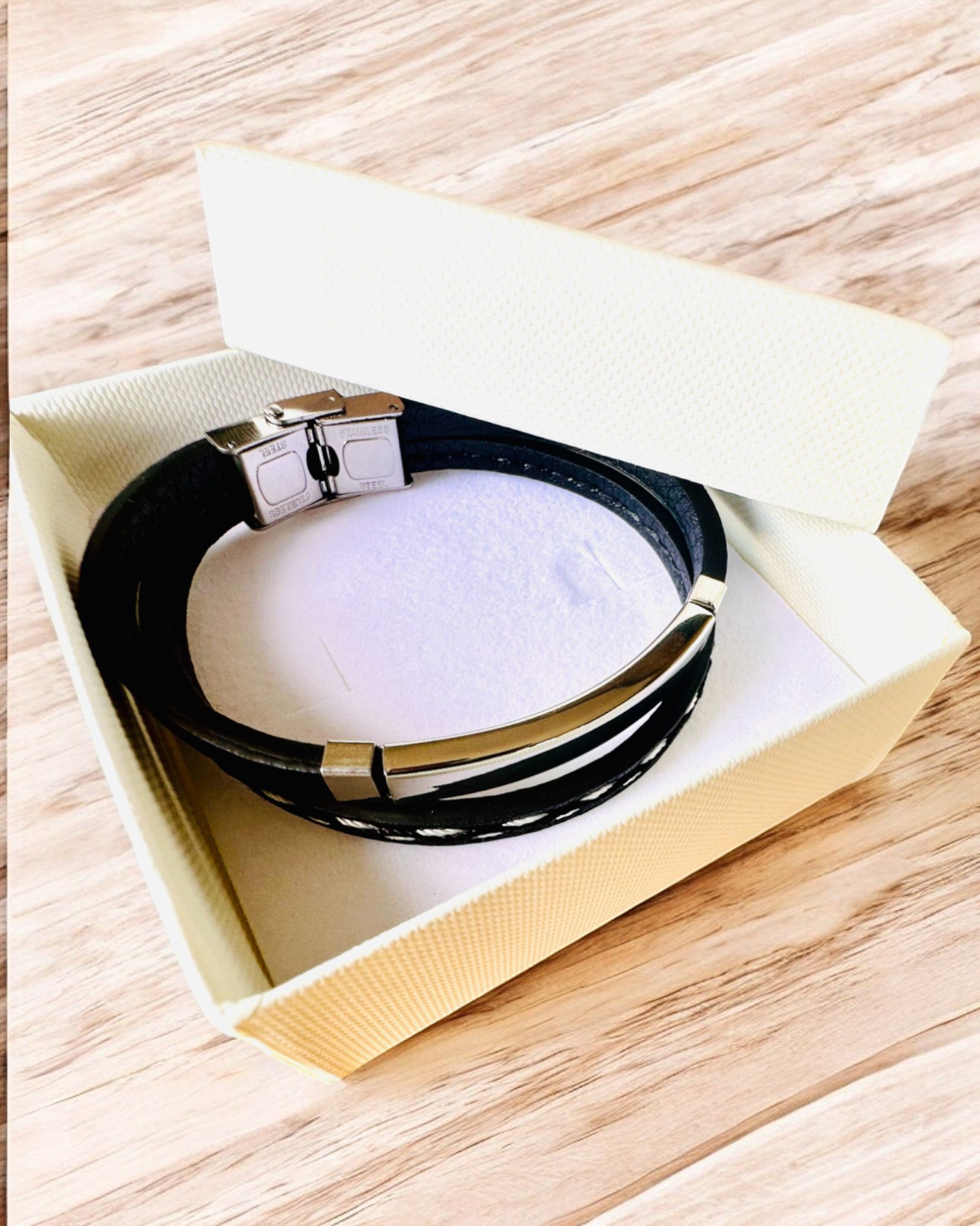 Спортивний браслет з PU шкіри та нержавіючої сталі з можливістю гравіювання – 3 кольори