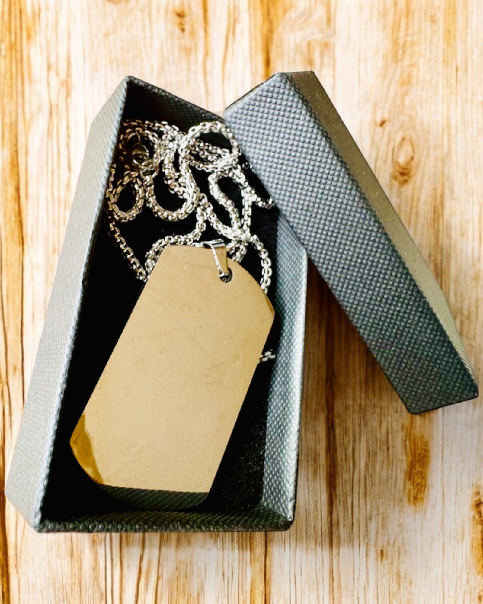 Намисто з Dog Tag "Три Відтінки Стилю" - Ідентифікаційний Медальйон - Елегантний Кулон з Нержавіючої Сталі з Опцією Гравіювання