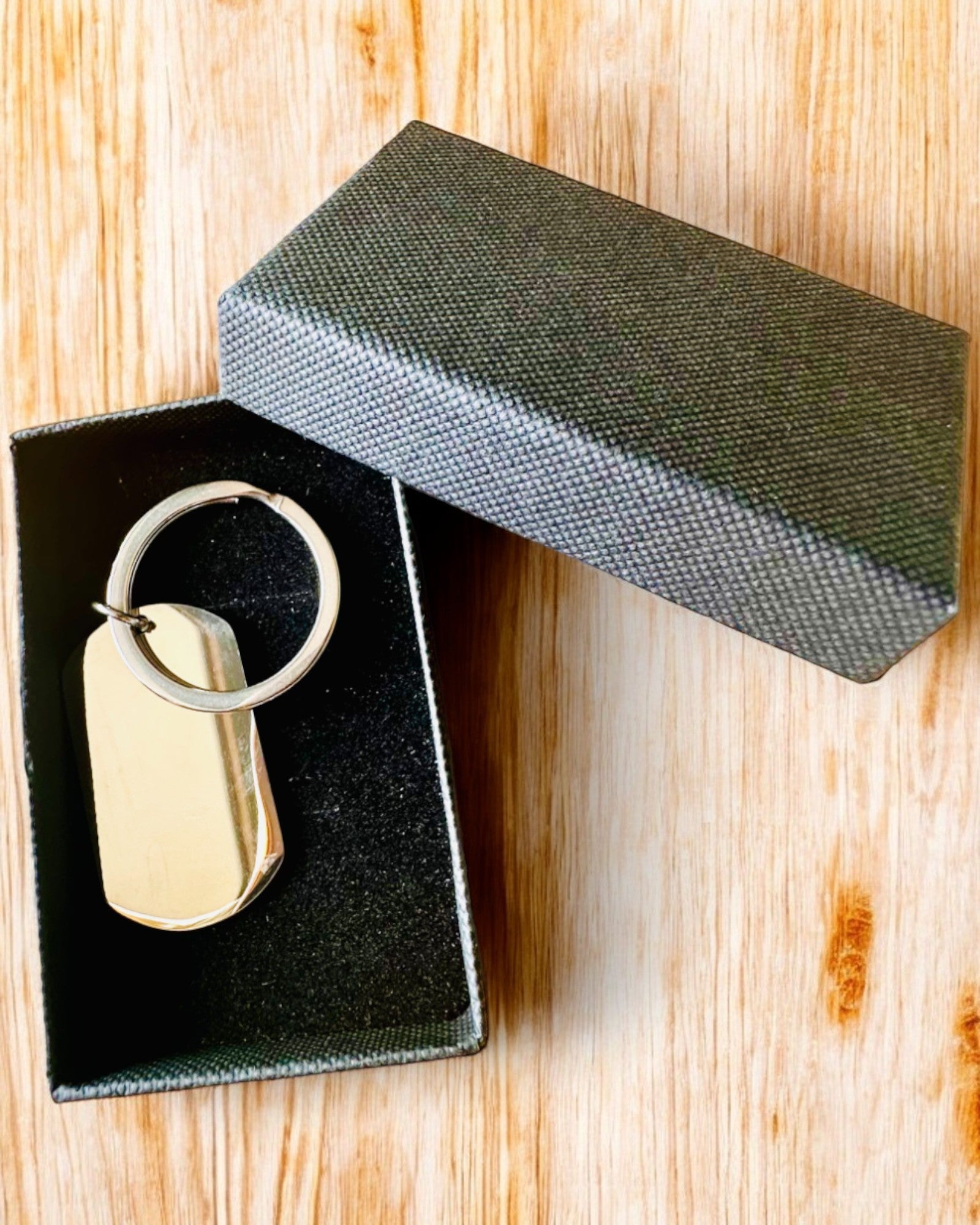 Breloc Militar ID „Plăcuță de Identificare” din Oțel Inoxidabil – Gravură Personalizată