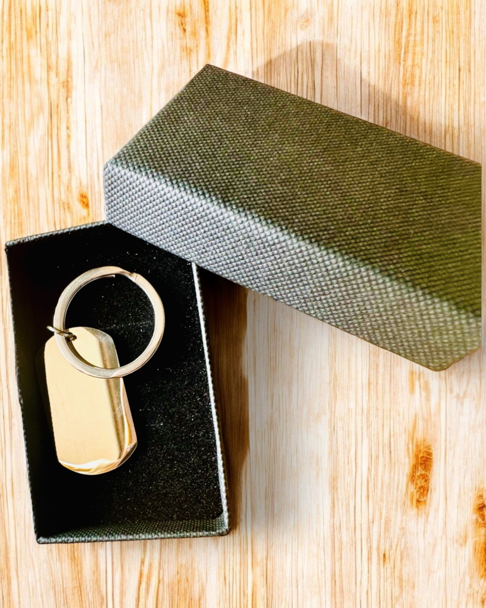 Breloc Militar ID „Plăcuță de Identificare” din Oțel Inoxidabil – Gravură Personalizată