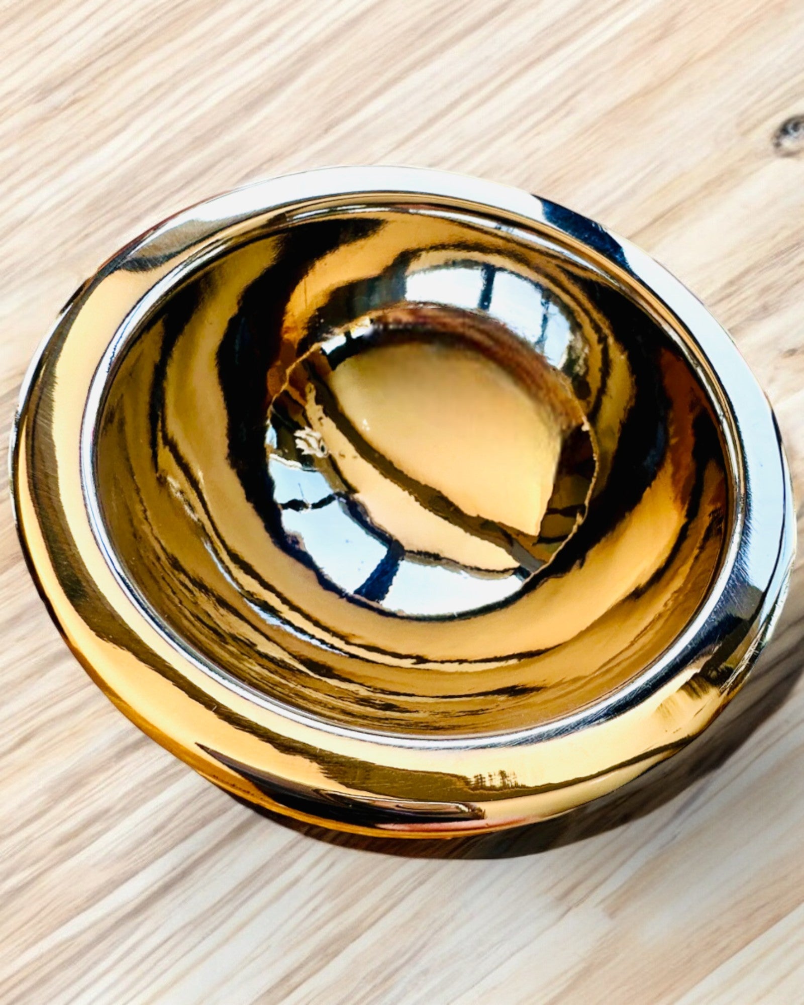 Misa decorativa Ciervos Trofeo – Artesanía de la India, personalización con grabado