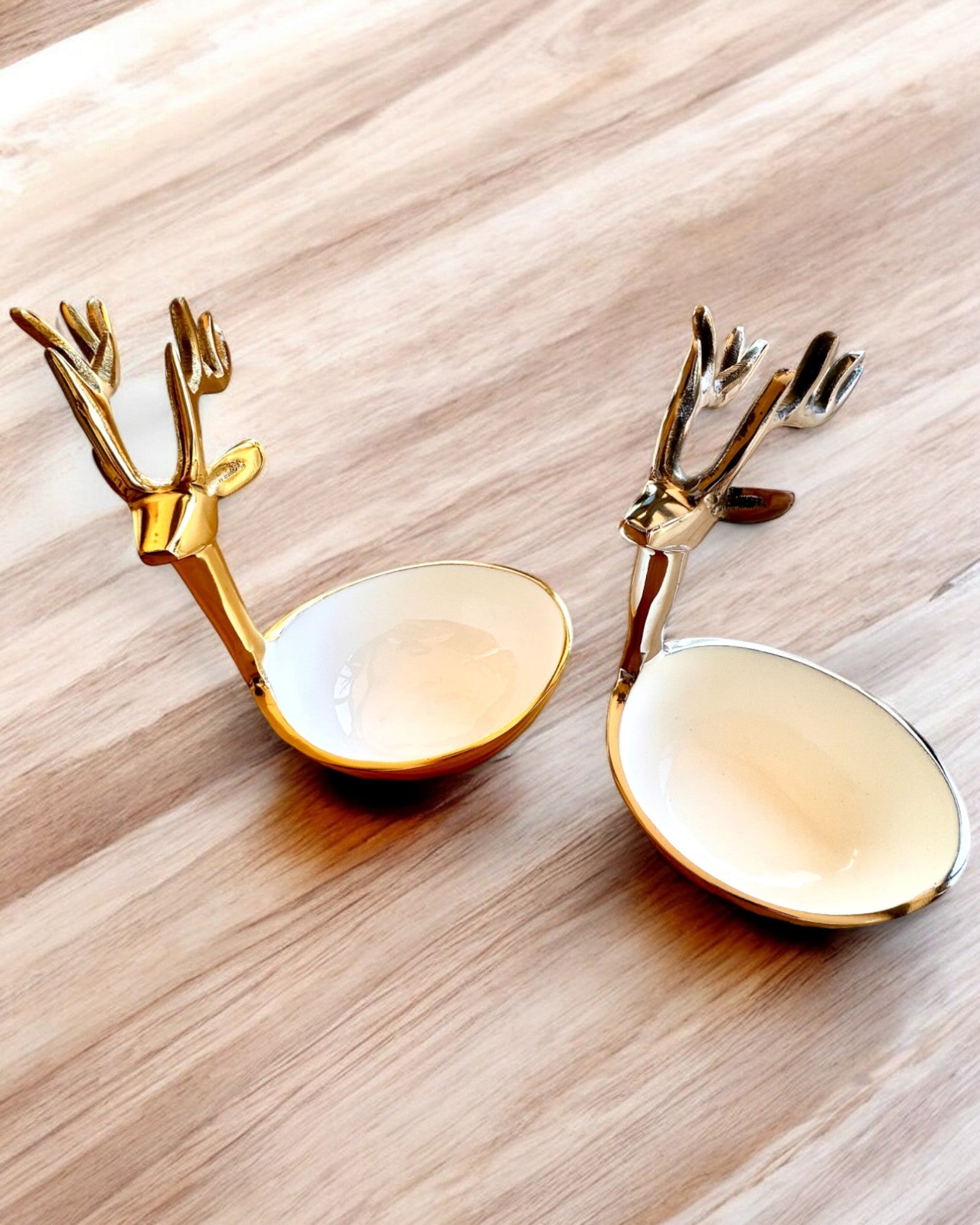 Elegantna zdjelica Rogata Ljepota – Ručni rad iz Indije, personalizacija gravurom