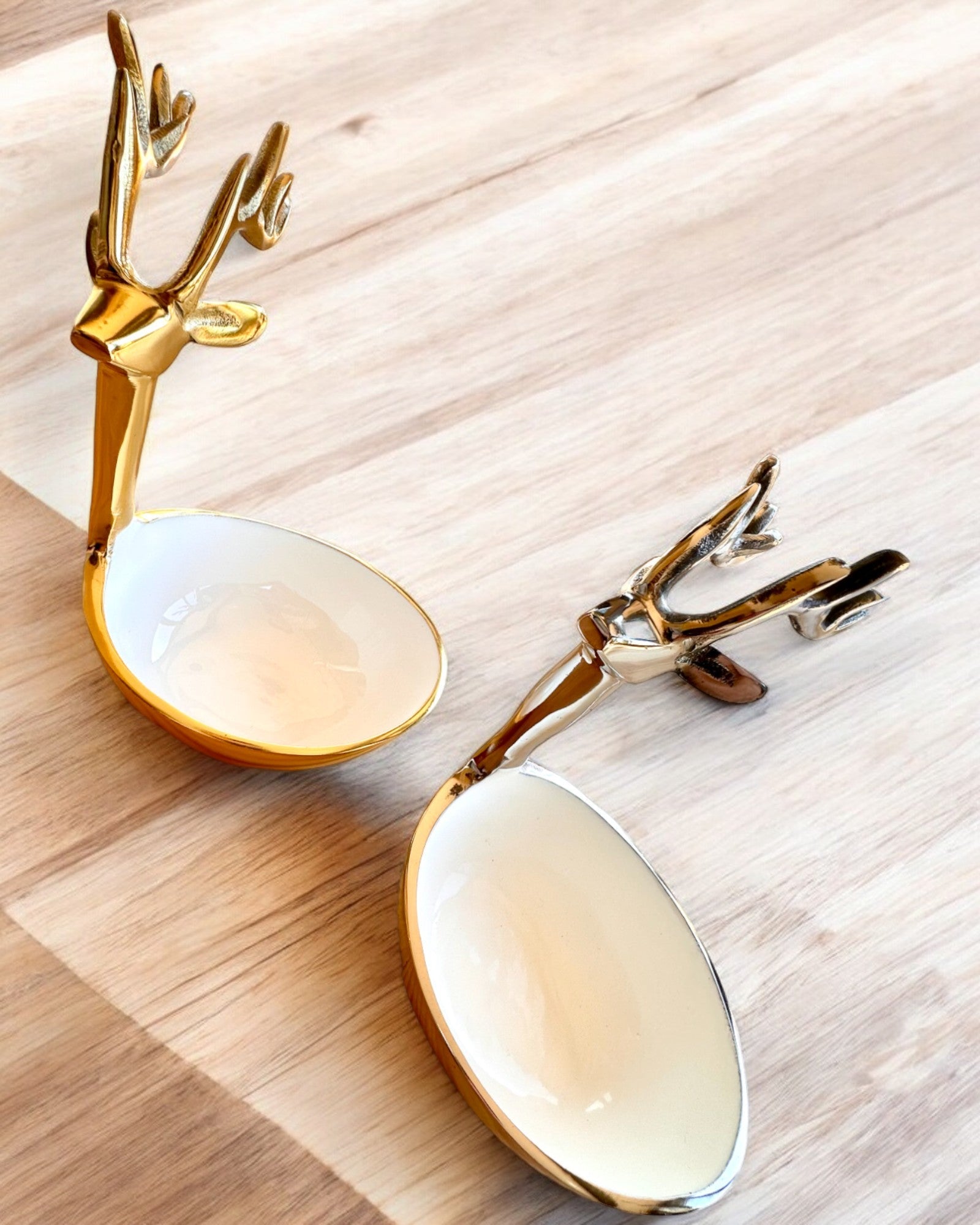 Elegantna zdjelica Rogata Ljepota – Ručni rad iz Indije, personalizacija gravurom