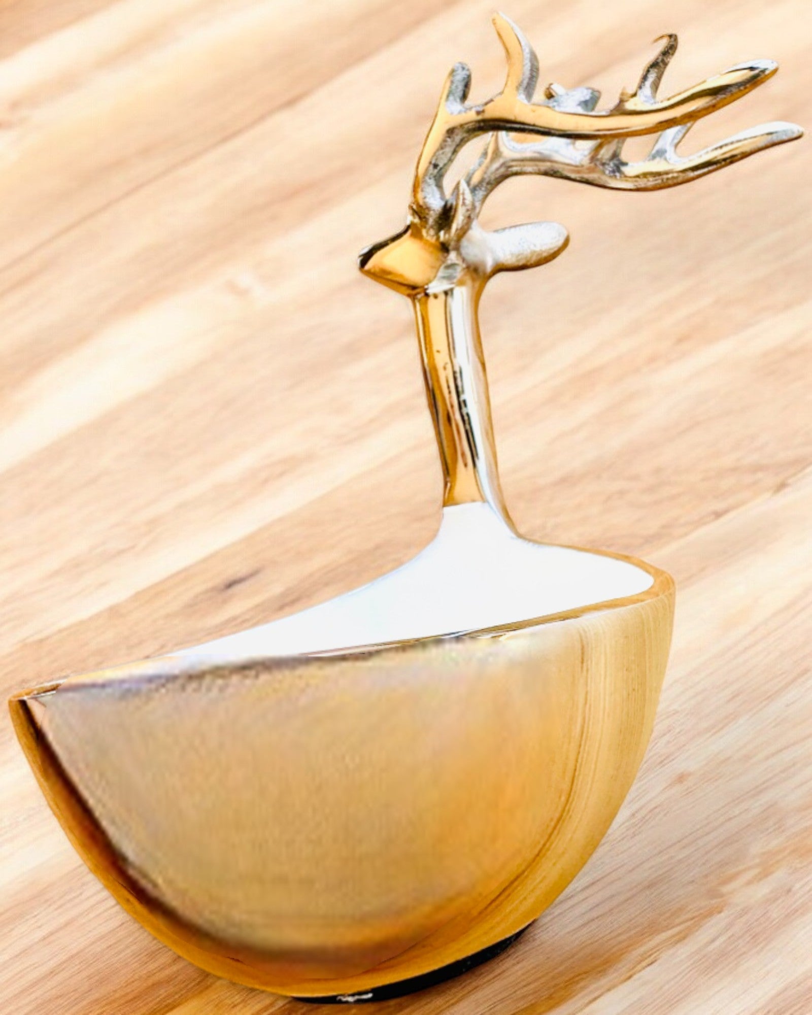 Elegantna zdjelica Rogata Ljepota – Ručni rad iz Indije, personalizacija gravurom