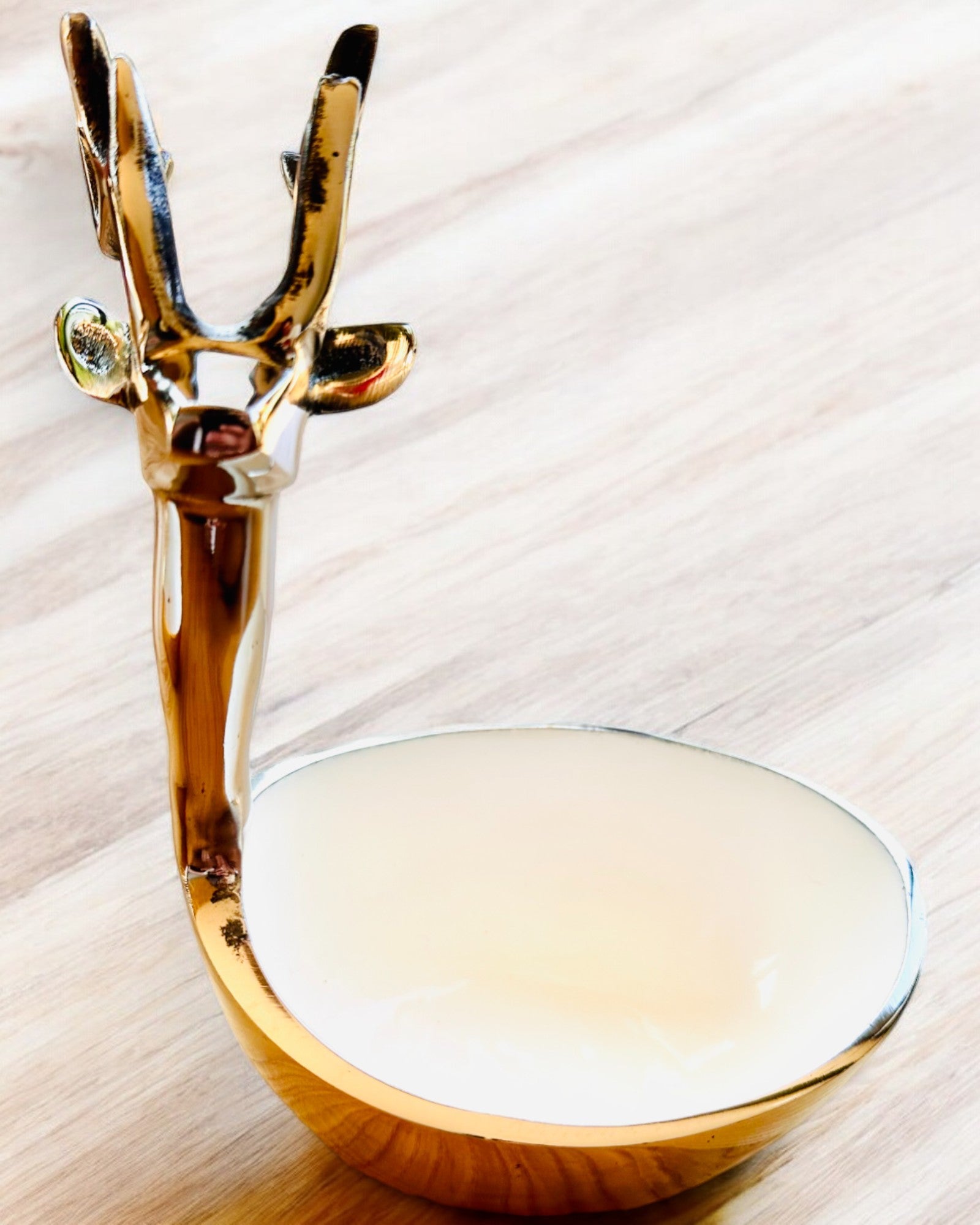 Elegantna zdjelica Rogata Ljepota – Ručni rad iz Indije, personalizacija gravurom