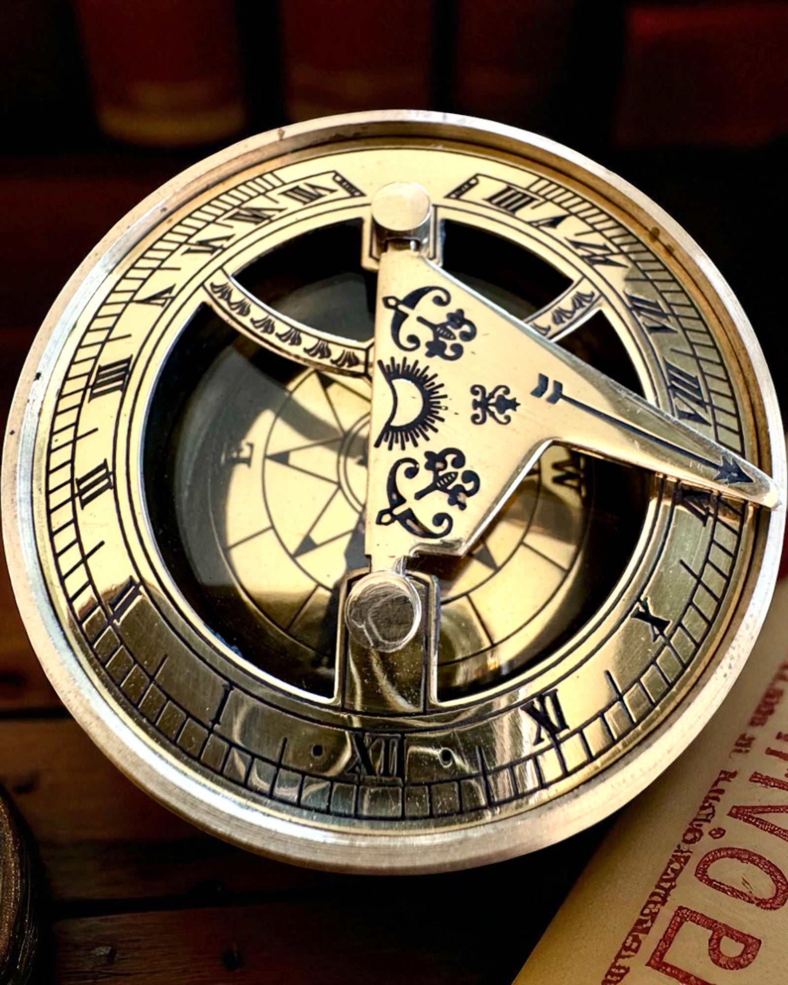 Сонячний компас Voyager 7см – мідний сонячний годинник з компасом, персоналізація гравіюванням на подарунок