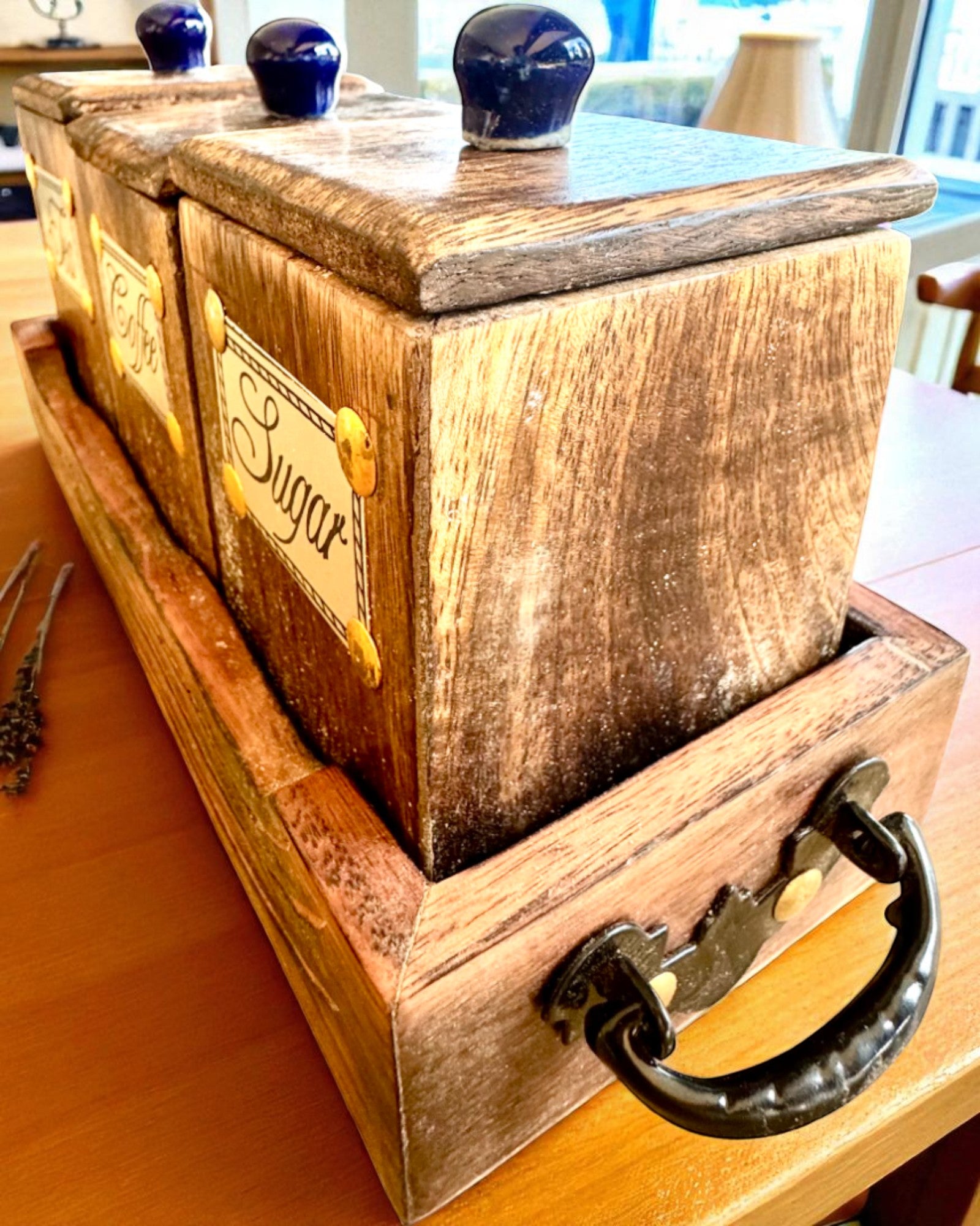 Rinkinys Royal Trio – Arbata, Kava, Cukrus iš Shisham medienos, rankų darbo, su graviravimo galimybe dovanai