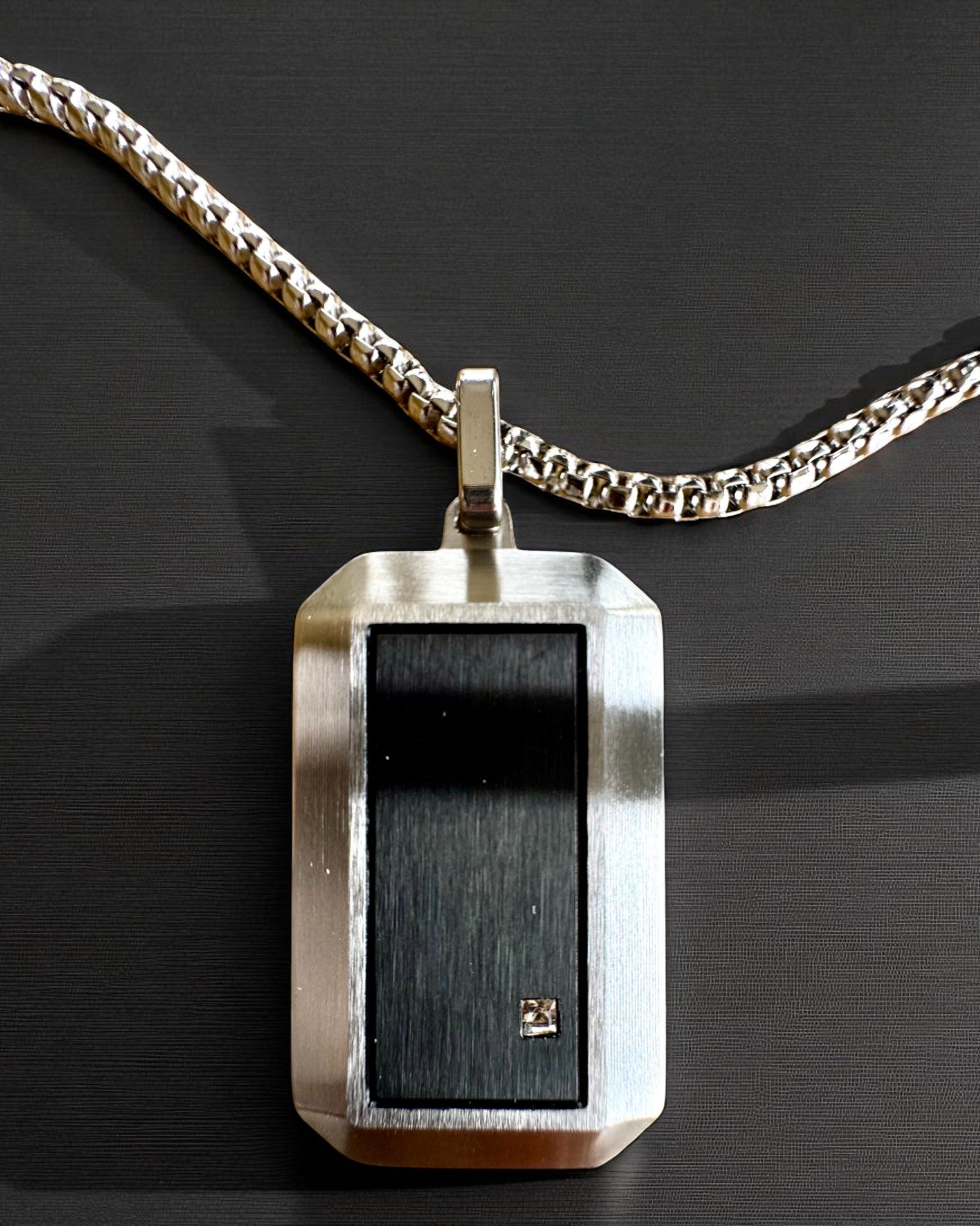 Muška ogrlica Dog Tag „SteelVision” – nehrđajući čelik, 15 varijanti, personalizacija gravurom