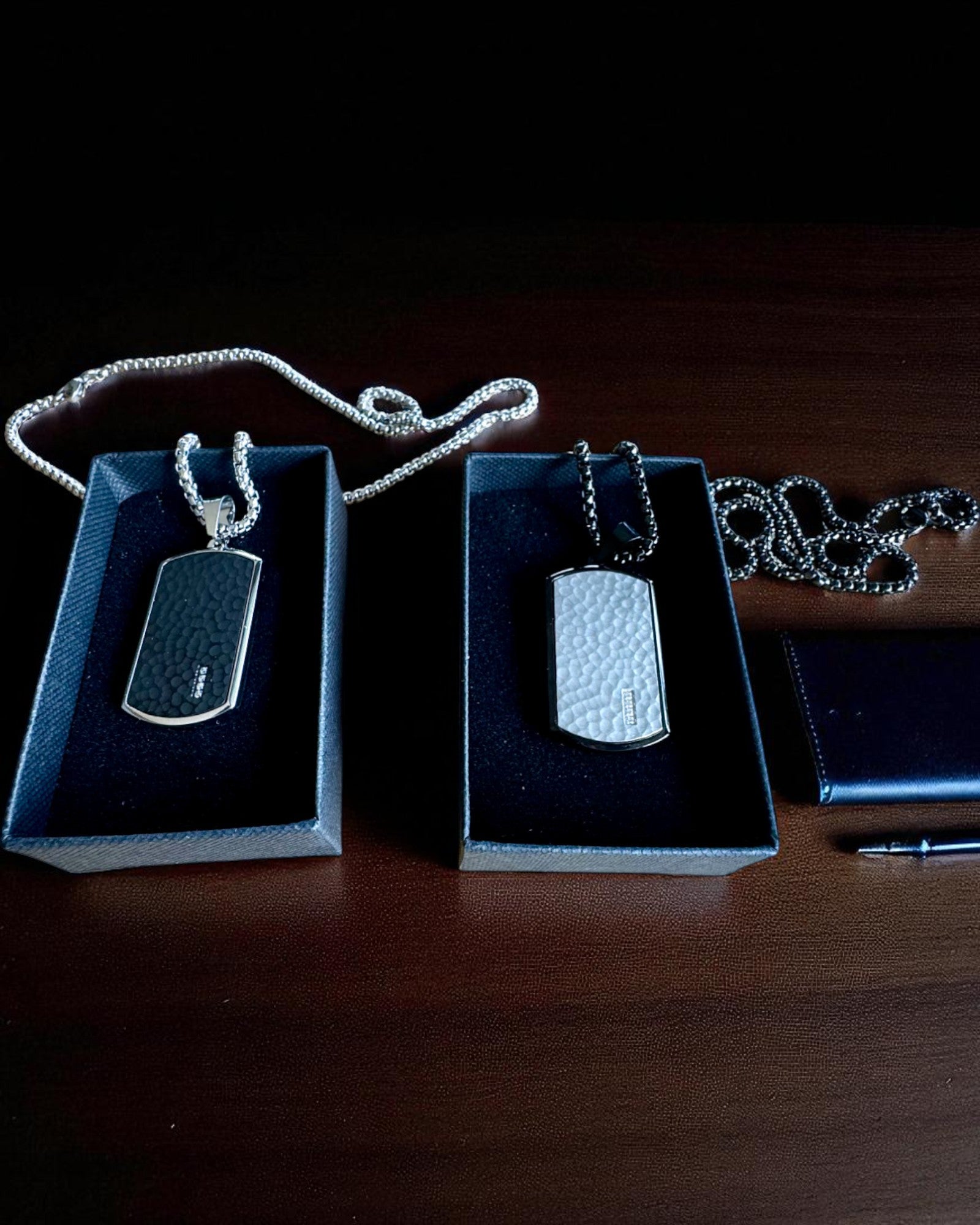 Muška ogrlica Dog Tag „SteelVision” – nehrđajući čelik, 15 varijanti, personalizacija gravurom