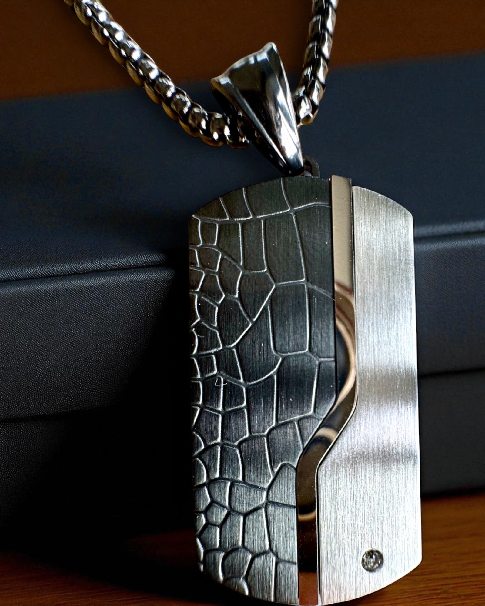 Muška ogrlica Dog Tag „SteelVision” – nehrđajući čelik, 15 varijanti, personalizacija gravurom