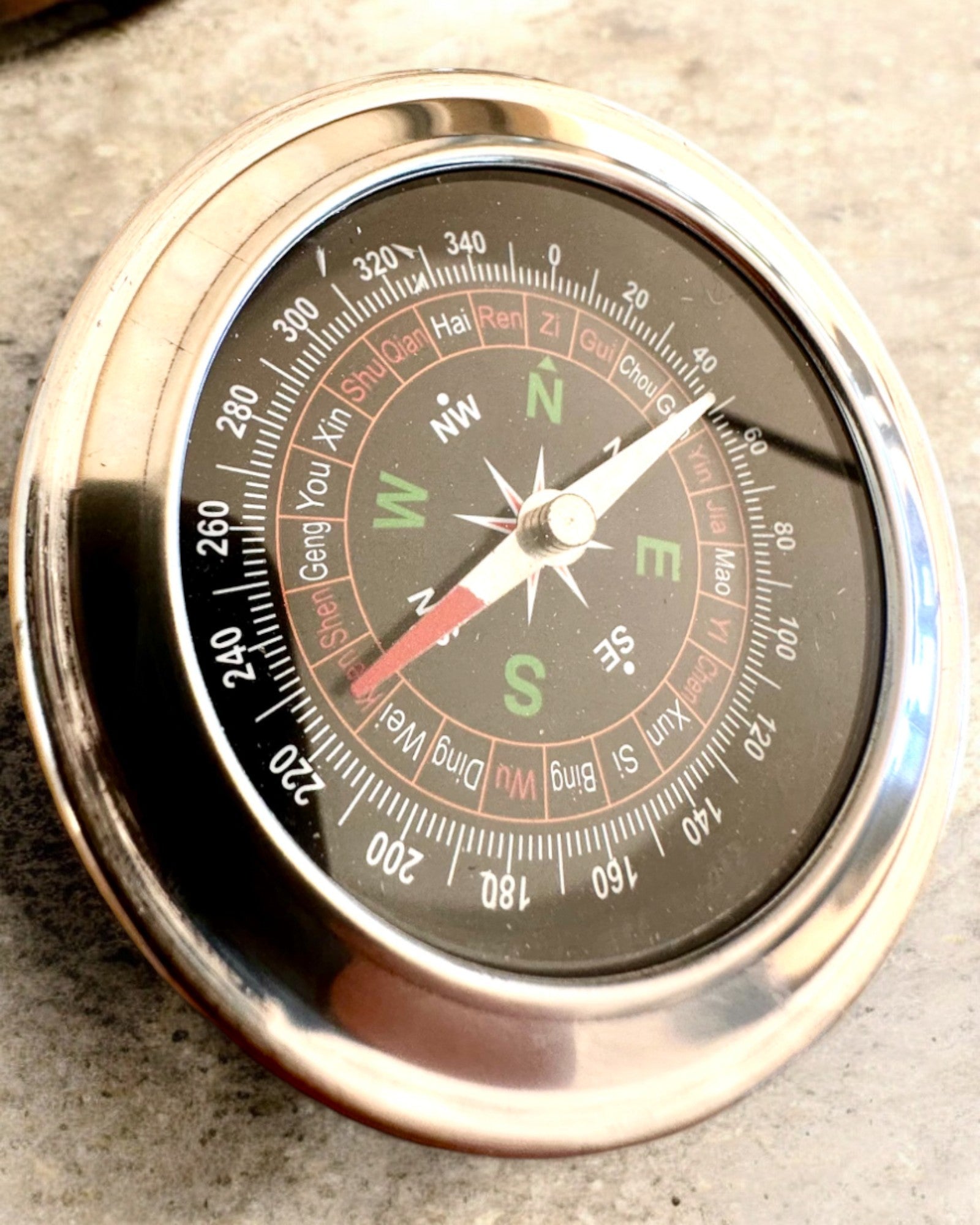 Компас Феншуй – Сталева Точність, персоналізація гравіюванням на подарунок