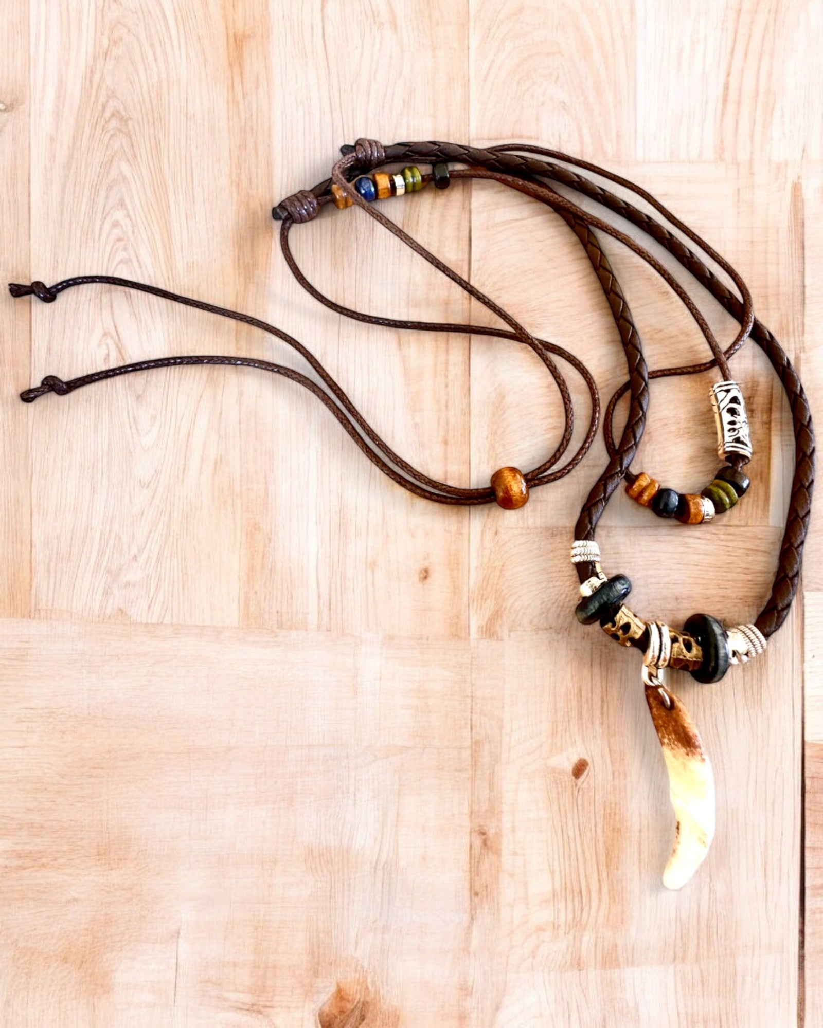 Вовчий Зуб - Намисто Сили - можливість персоналізації гравіюванням на подарунок