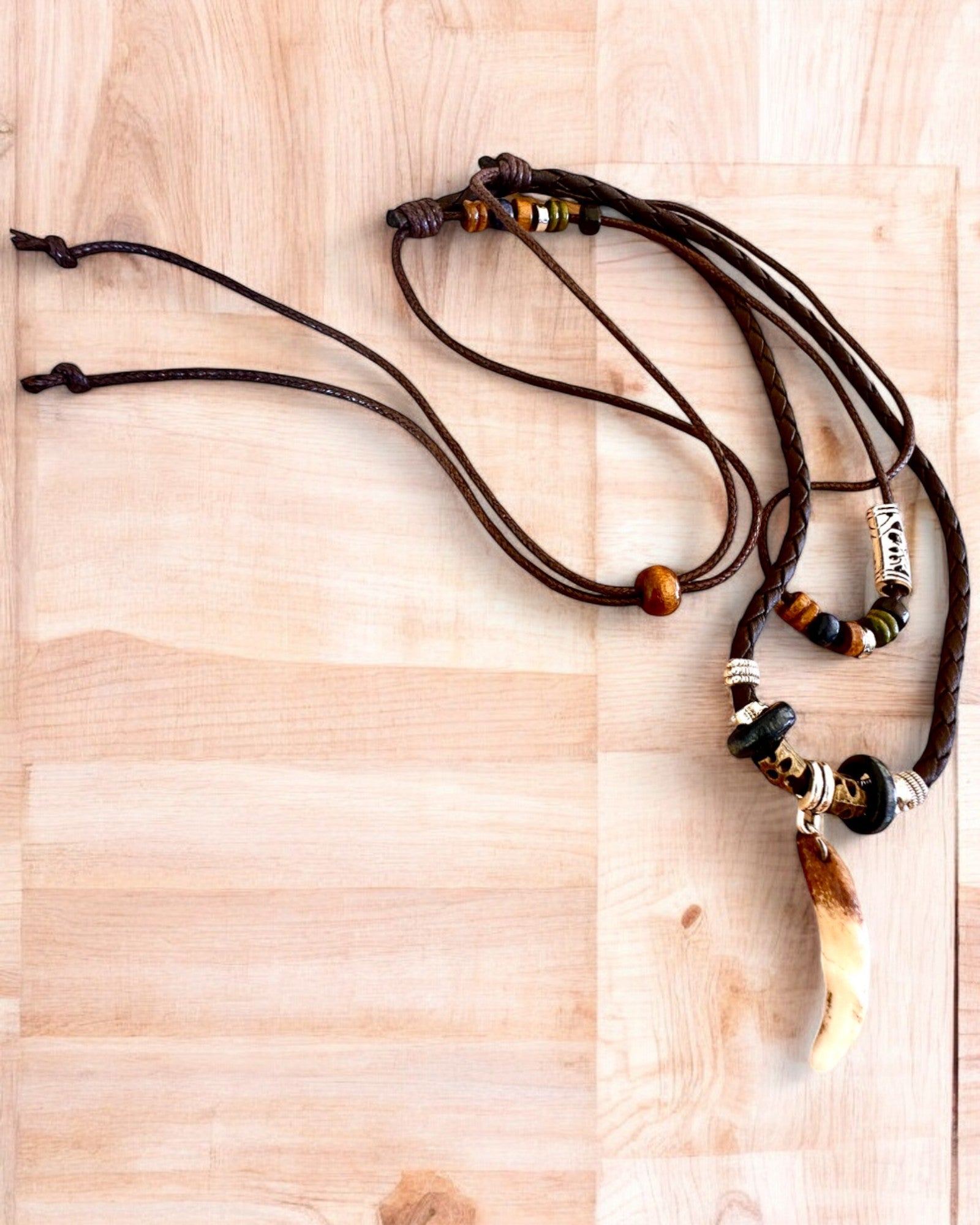 Вовчий Зуб - Намисто Сили - можливість персоналізації гравіюванням на подарунок