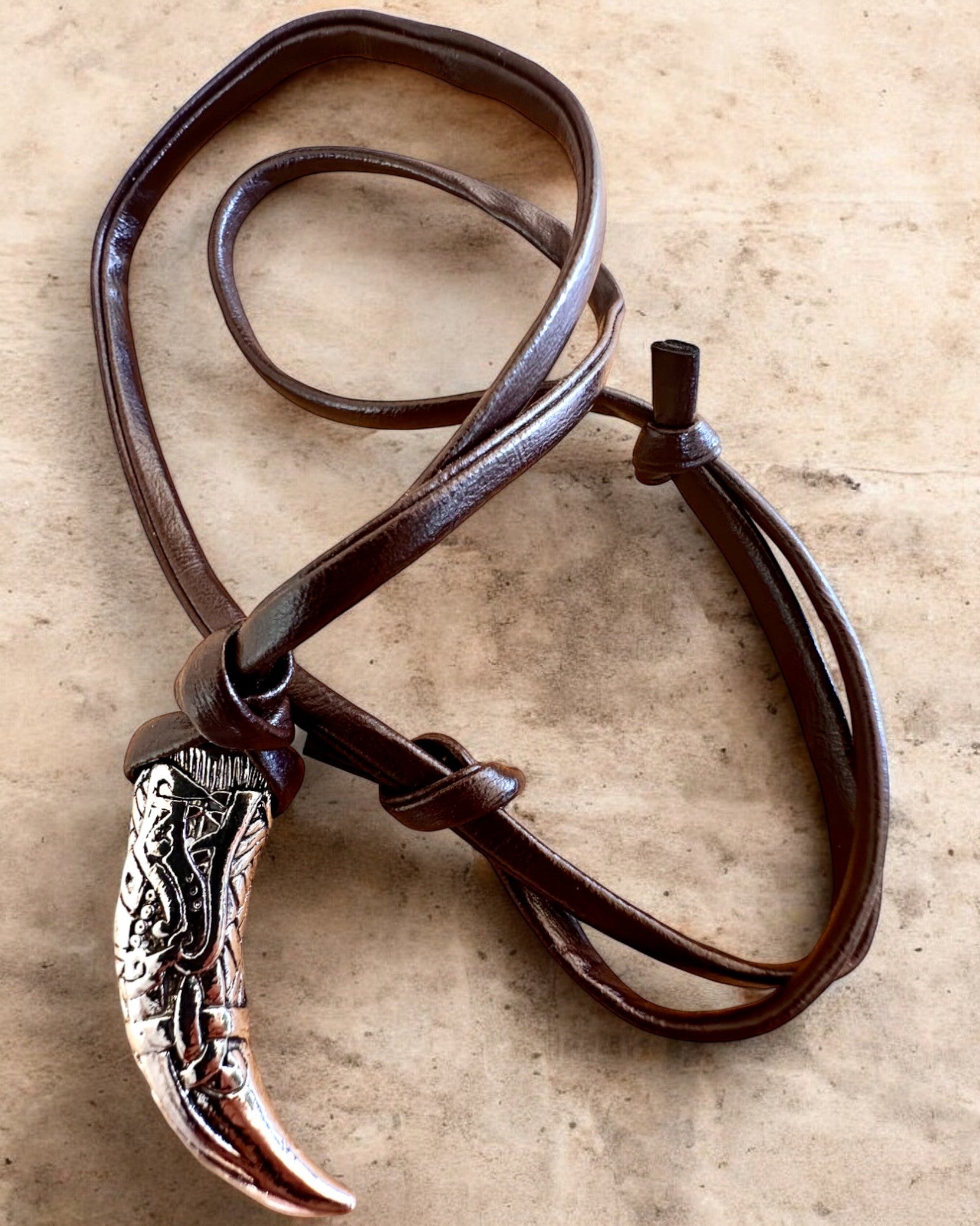 Вовчий Клик з нержавіючої сталі – Амулет Мужності, намисто з можливістю персоналізації гравіюванням на подарунок