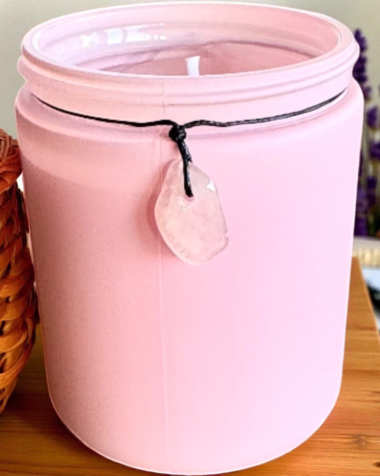 Sojas vaska svece ar nodomu Rozā kvarcs – mīlestība, harmonija un sirds miers, 250 ml, iespēja personalizēt dāvanai