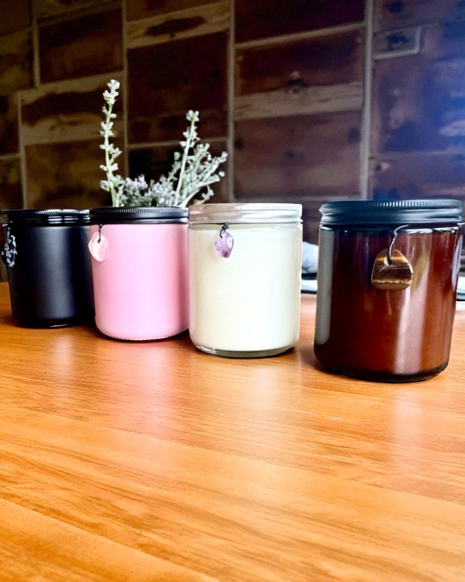 Sojas vaska svece ar nodomu Rozā kvarcs – mīlestība, harmonija un sirds miers, 250 ml, iespēja personalizēt dāvanai
