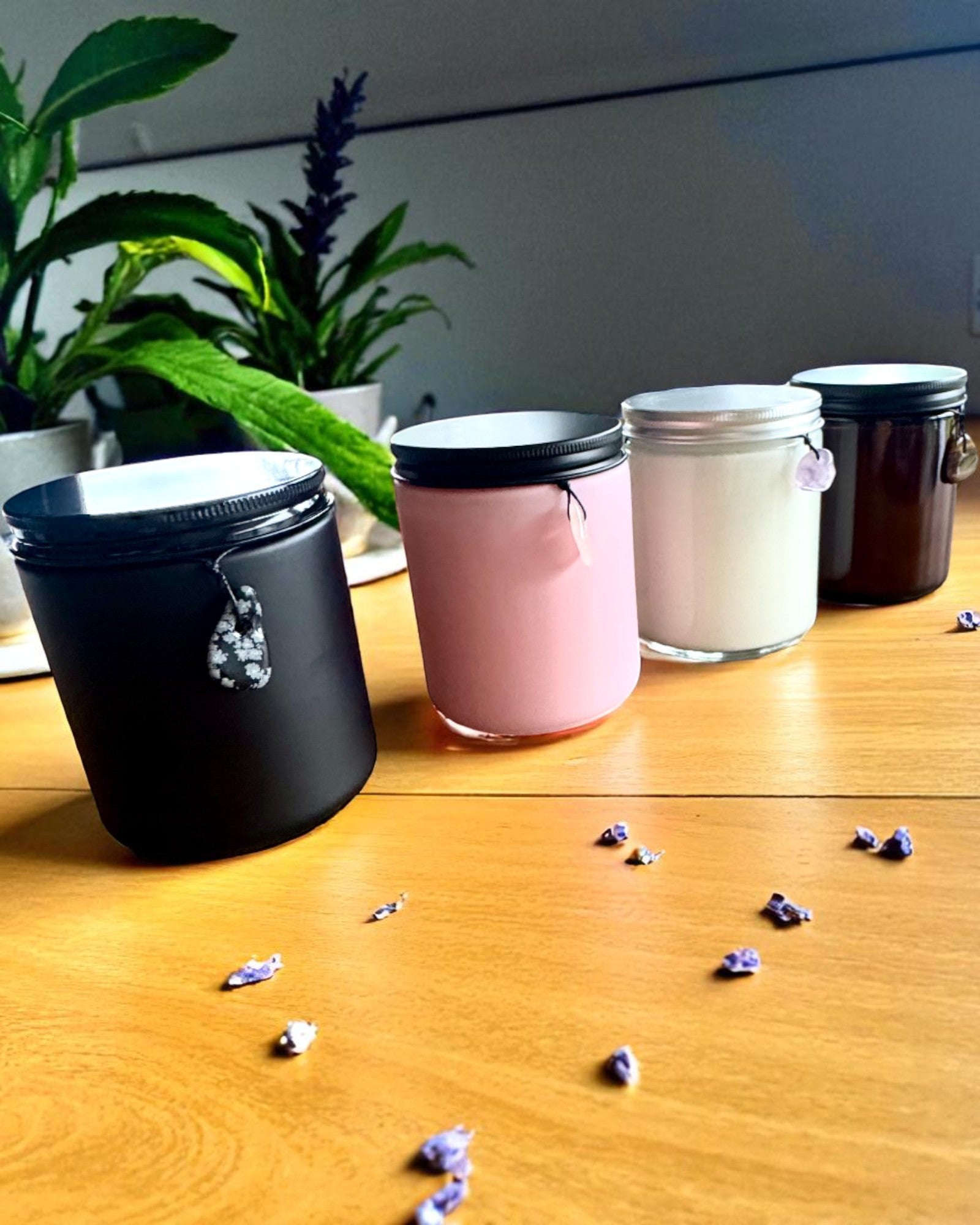 Sojas vaska svece ar nodomu Rozā kvarcs – mīlestība, harmonija un sirds miers, 250 ml, iespēja personalizēt dāvanai