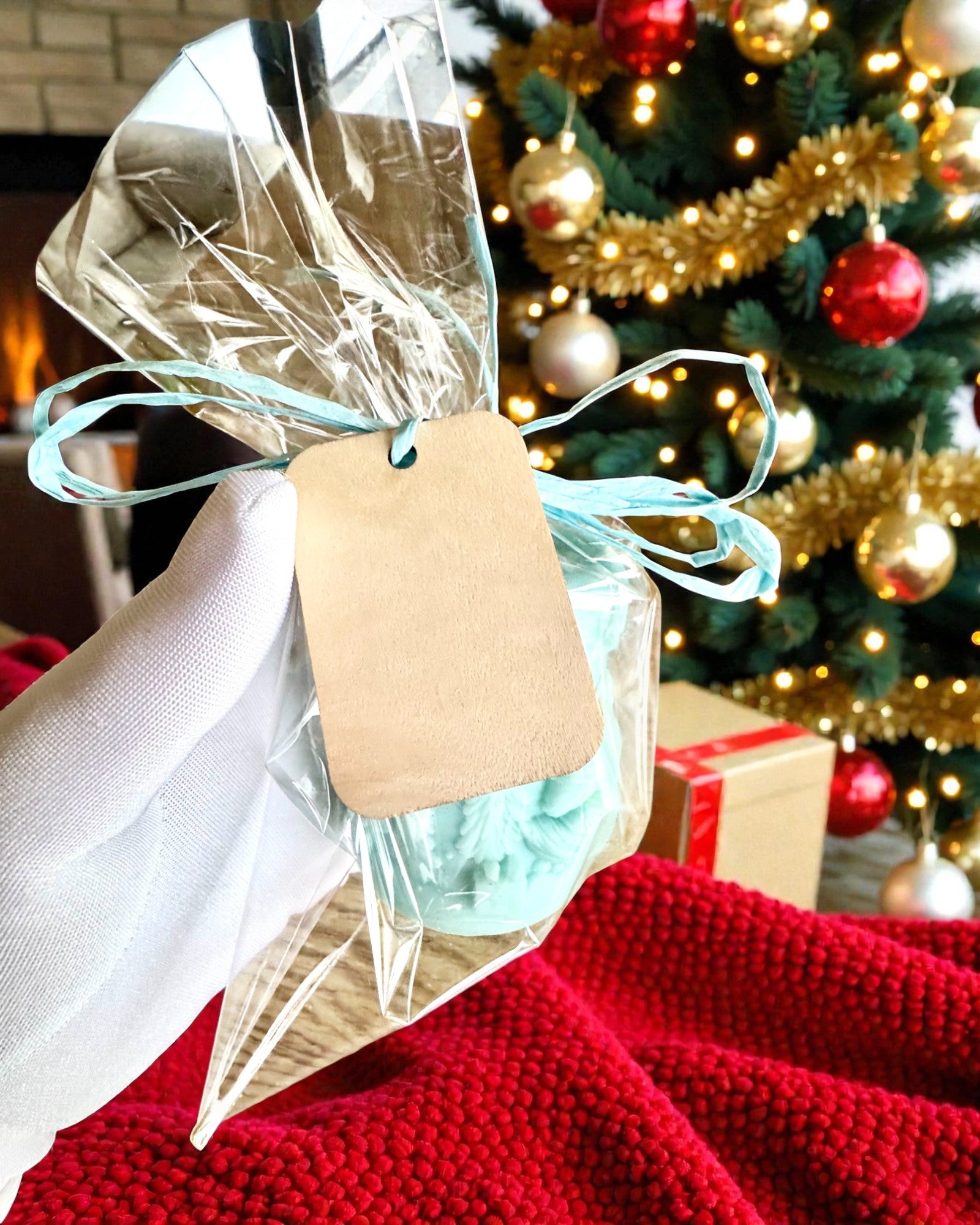 Lumânare din soia Vulpița de Iarnă, 7,5 cm înălțime, lumânare din soia turnată manual cu o vulpiță adorabilă adormită, personalizabilă cu gravură pe plăcuță