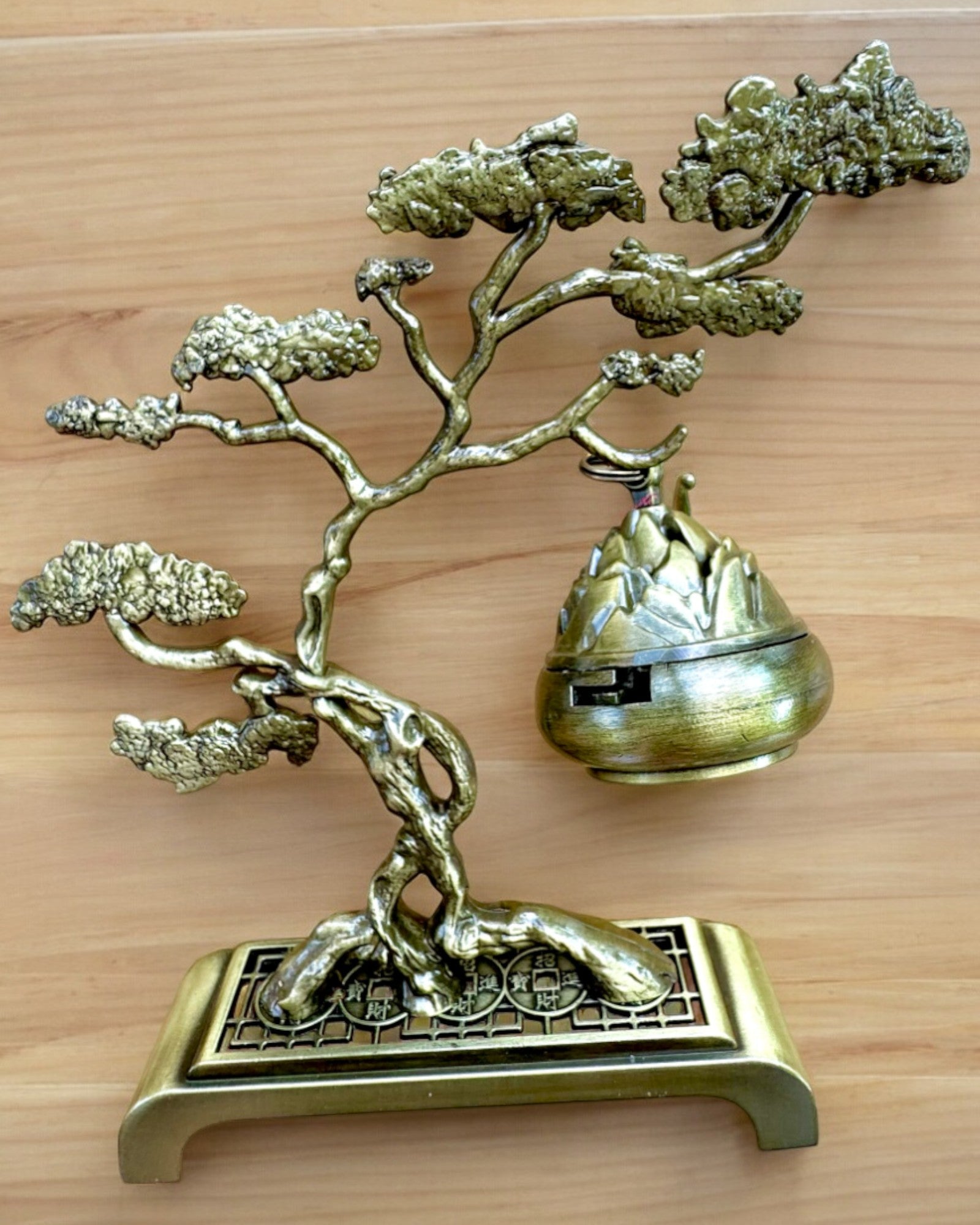 Elegants metāla bonsai vīraka turētājs - iespēja personalizēt ar gravējumu dāvanai