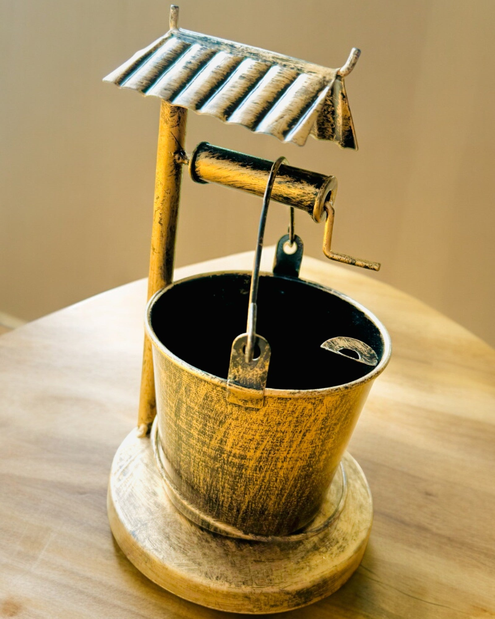 Cenicero Metálico Estilizado "Rustic Charm" de 19-23 cm de altura, 8 variantes a elegir, grabado a pedido