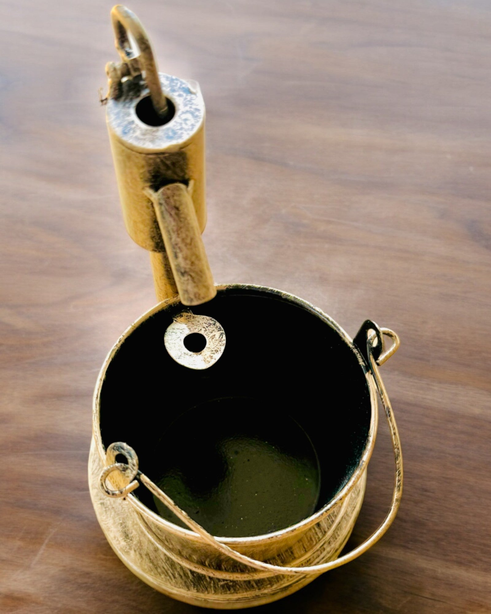 Cenicero Metálico Estilizado "Rustic Charm" de 19-23 cm de altura, 8 variantes a elegir, grabado a pedido