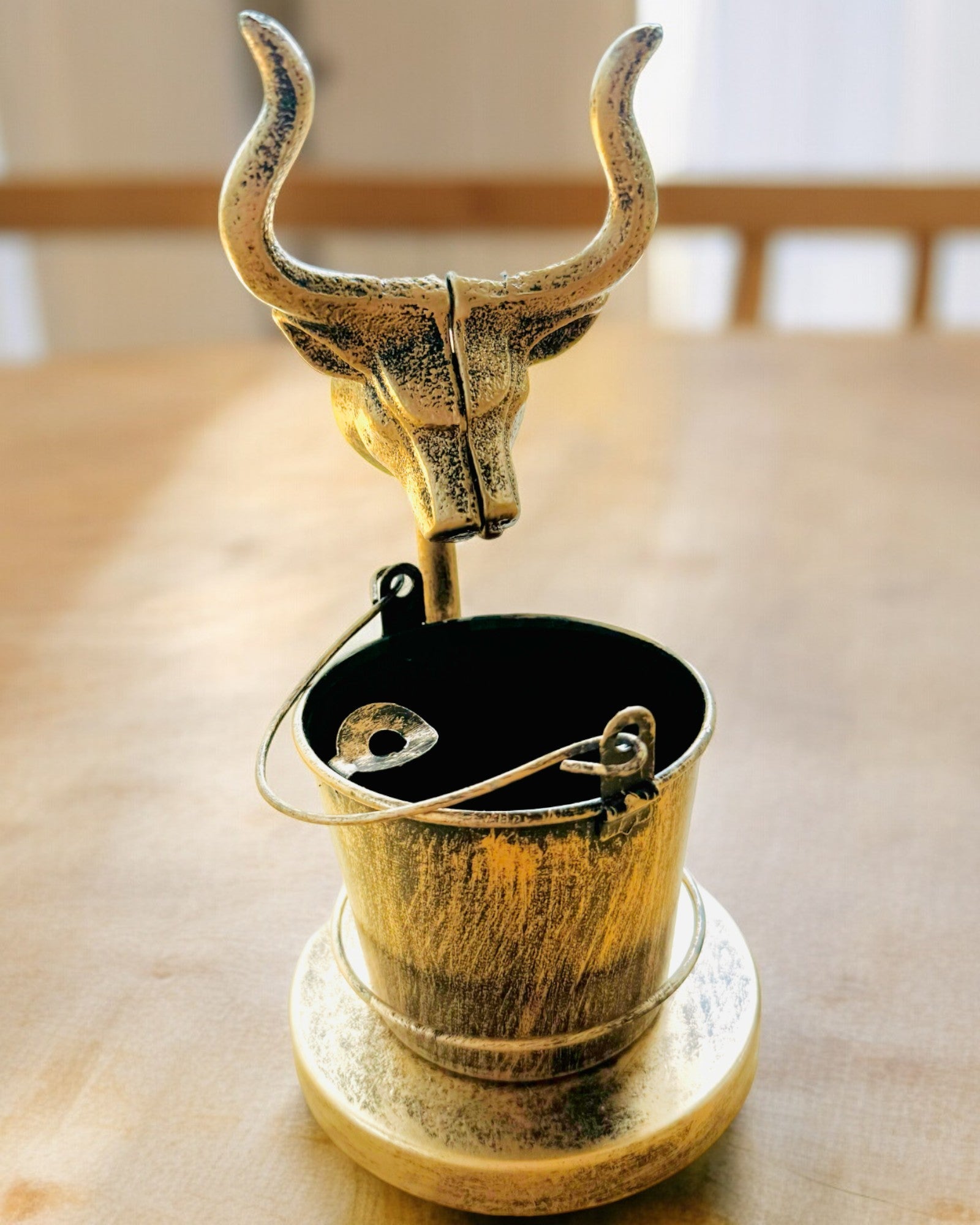 Cenicero Metálico Estilizado "Rustic Charm" de 19-23 cm de altura, 8 variantes a elegir, grabado a pedido