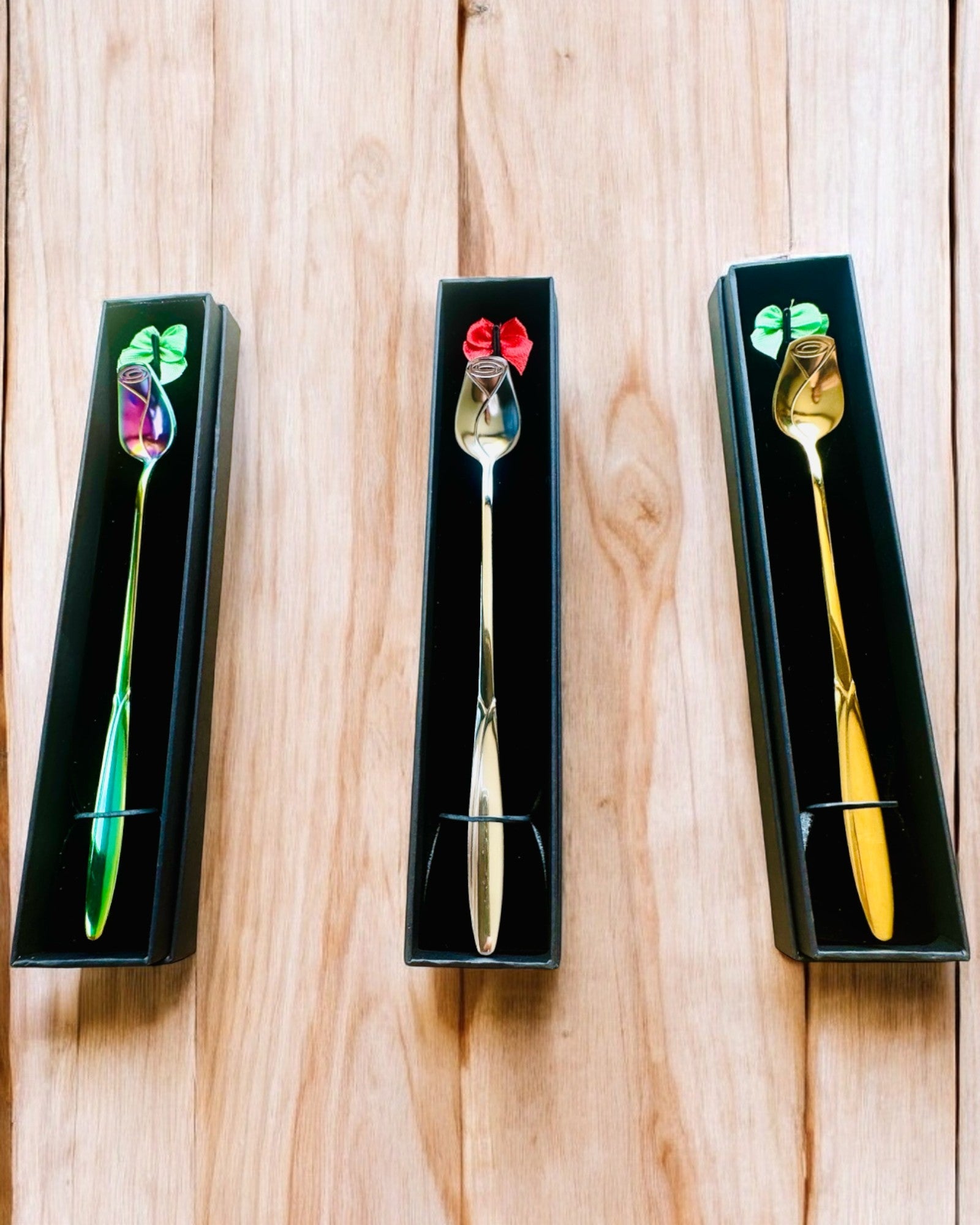 Cucharilla Personalizada de Rosa con Opción de Grabado para regalo - 3 variantes de color a elegir