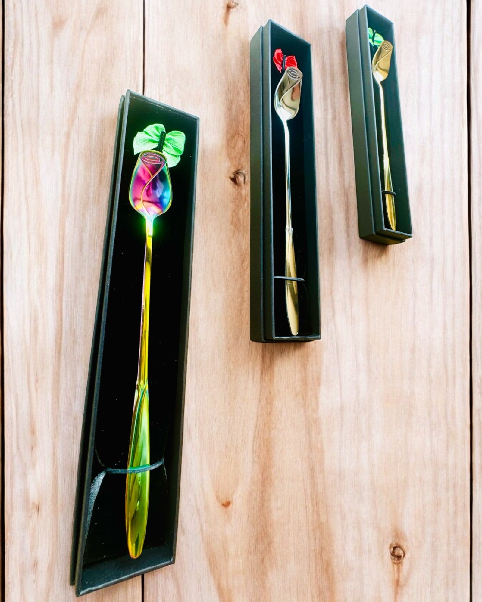 Cucharilla Personalizada de Rosa con Opción de Grabado para regalo - 3 variantes de color a elegir