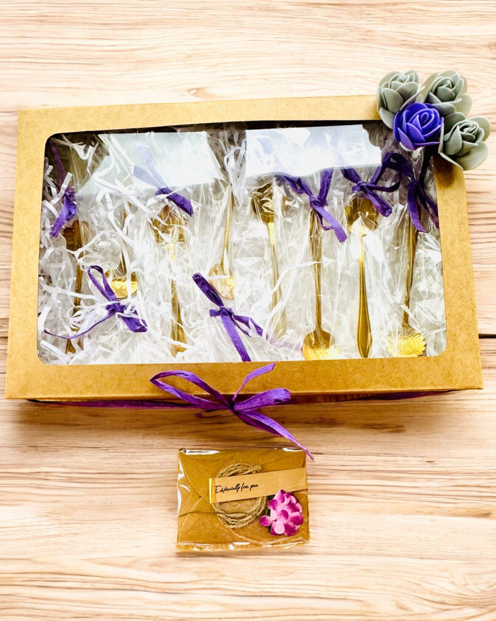 Набір ложечок "Квіткова рапсодія" - персоналізація гравіюванням на подарунок, 2 варіанти на вибір