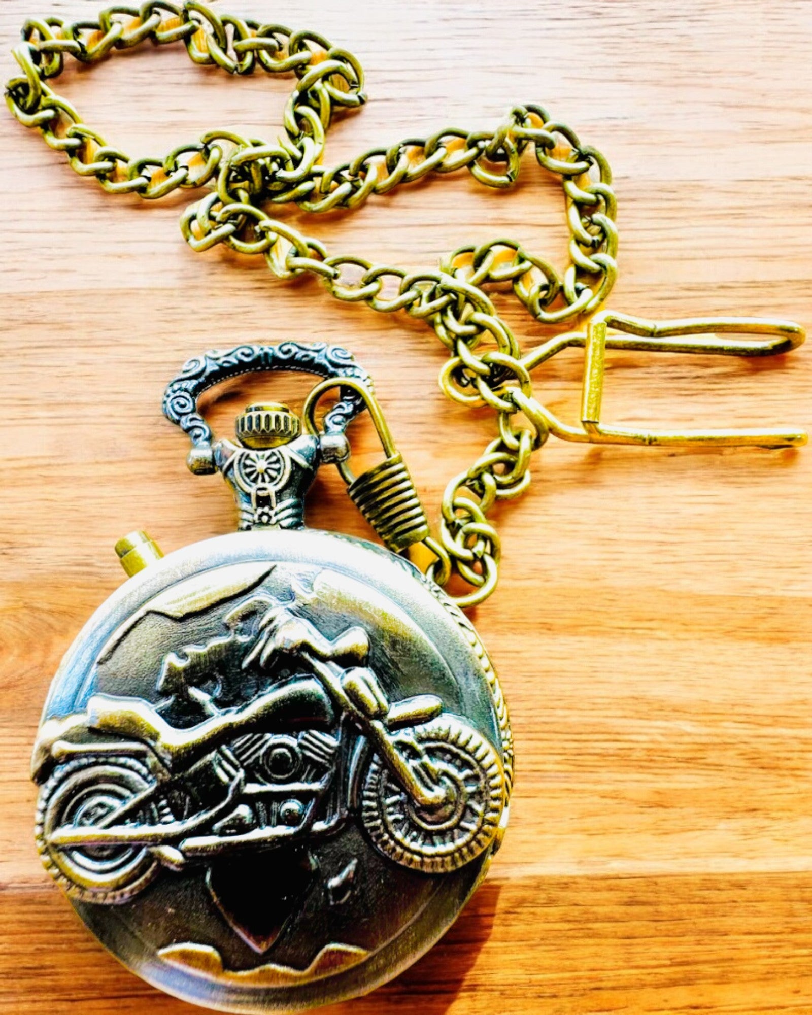 Карманний годинник "Мотоциклетний Елегант 2" – Гравірування на подарунок, 3 кольорові варіанти