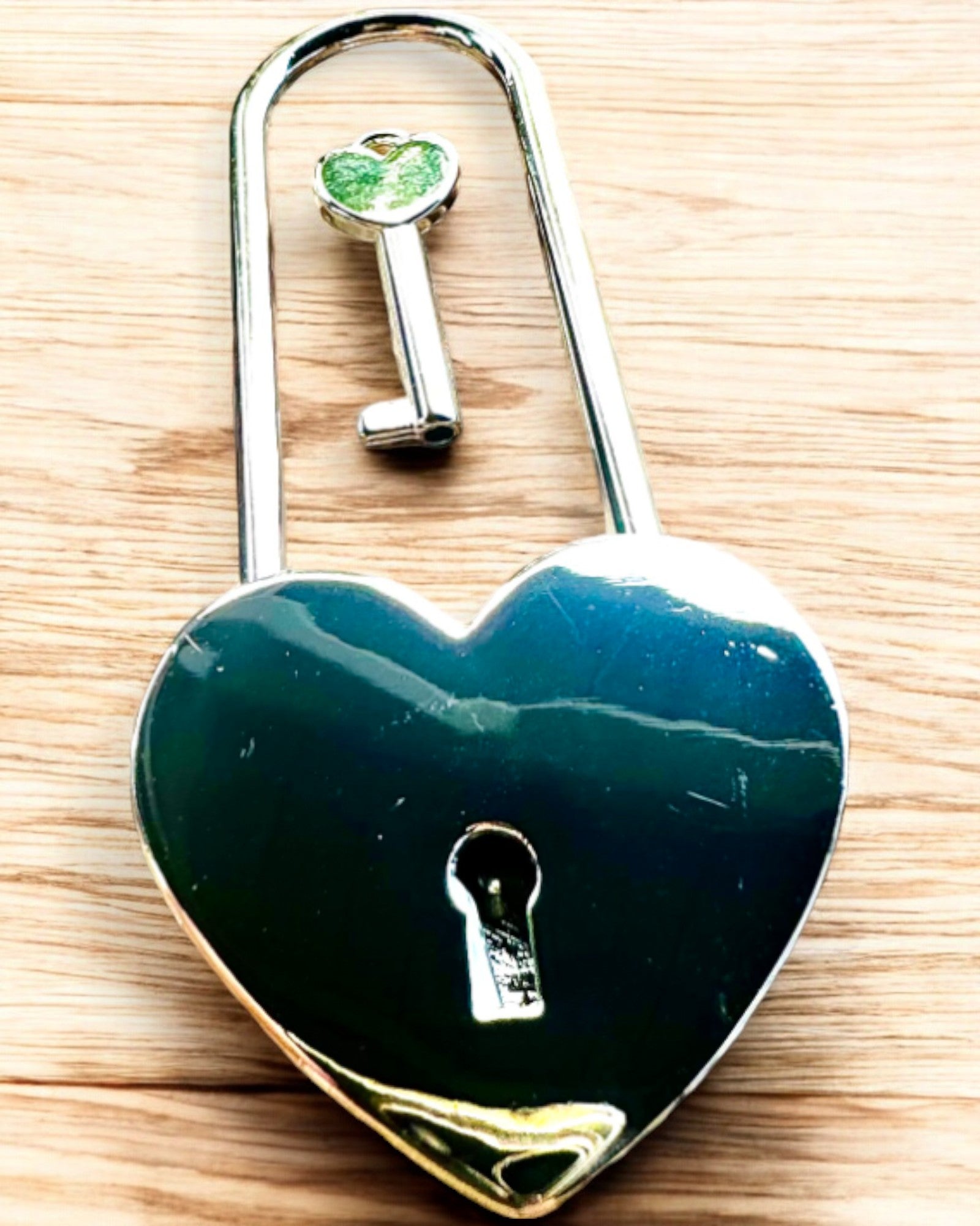 Lacăte Magice ale Iubirii cu Opțiune de Gravare pentru cadou, 5 variante de culori disponibile