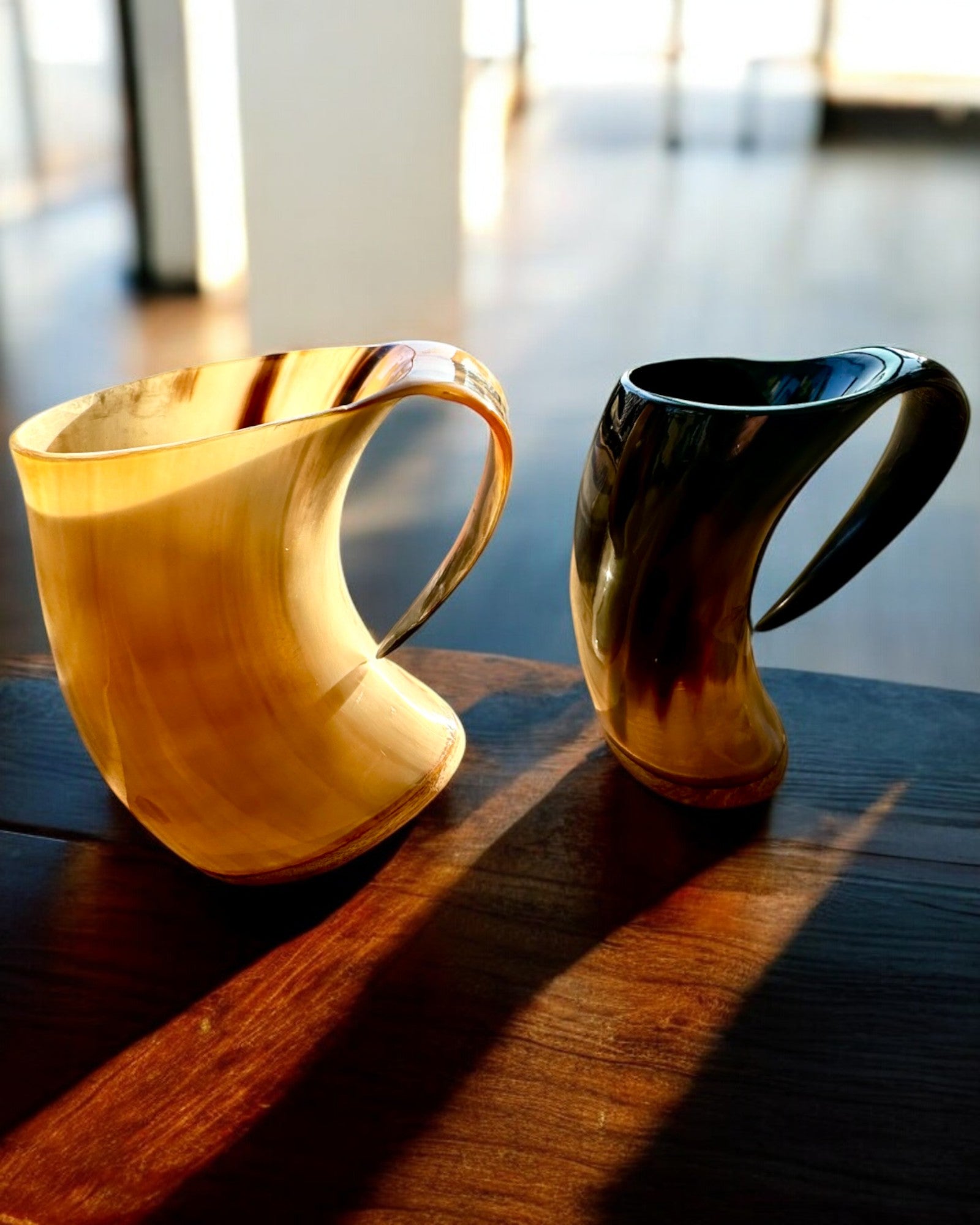 Kompaktní, 350 ml, Rytý mistrovský půllitr s možností personalizace gravírováním - 2 barevné varianty