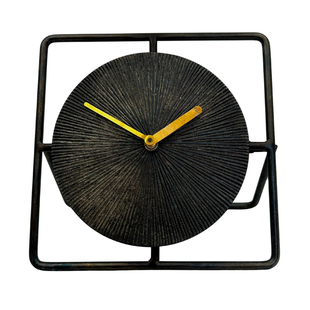 Ceas metalic rotund elegant, negru-auriu, 20 cm – 4126