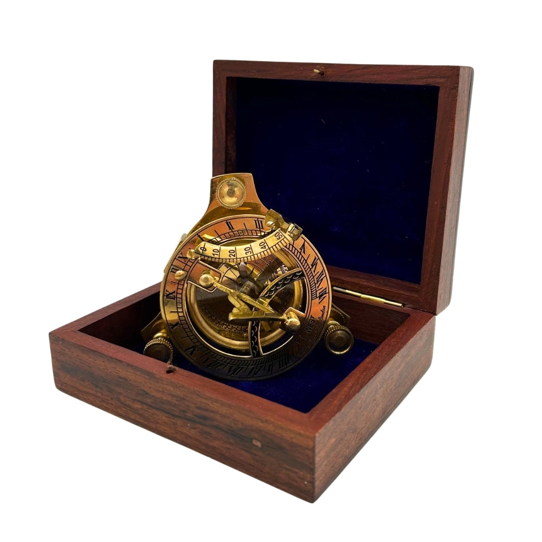 Brújula Dollond de latón en caja de madera con función de reloj de sol - ideal para regalo con opción de grabado - estilo antiguo, dimensiones 7,5 x 7,5 x 3 cm