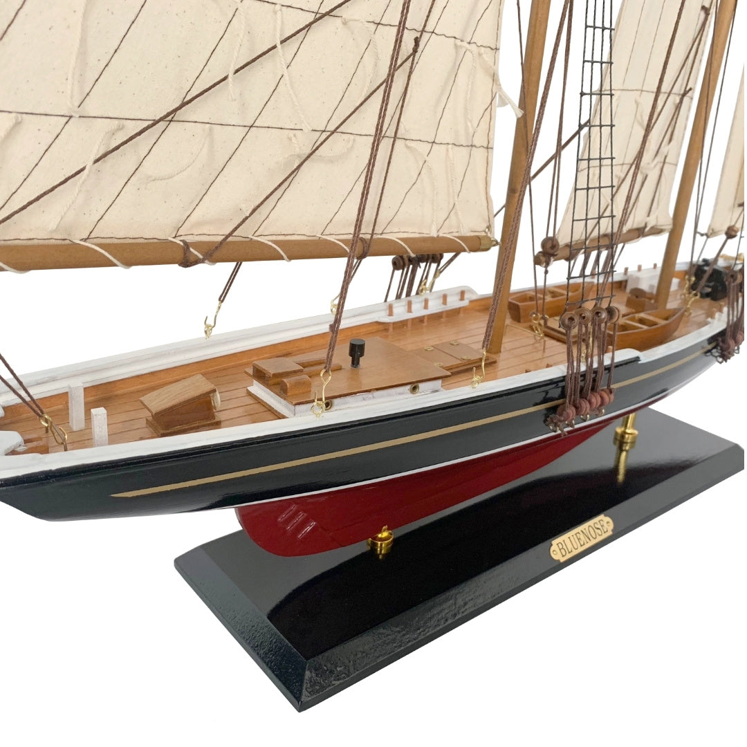 Model plachetnice Bluenose 80cm - BL80